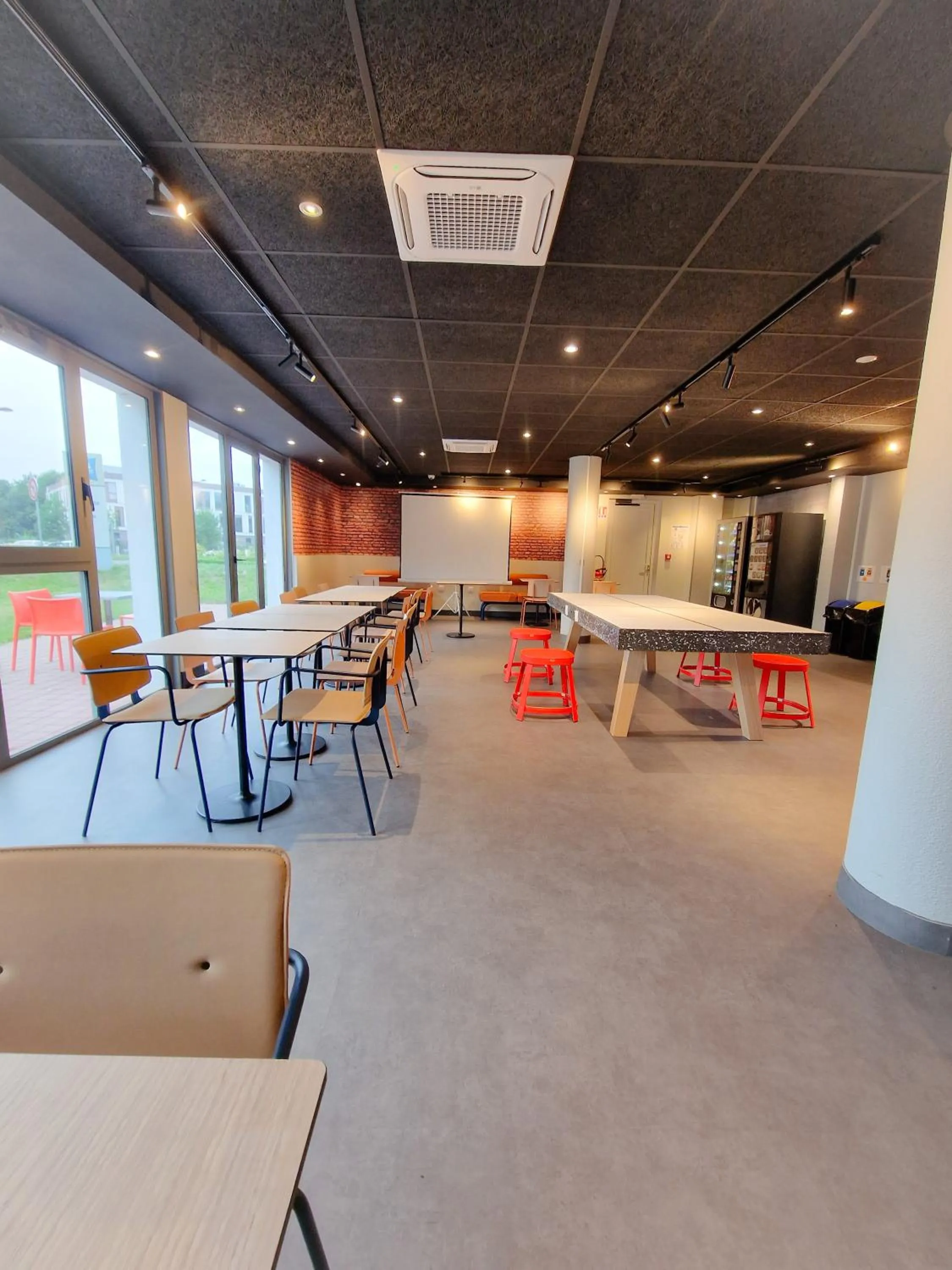 Restaurant/places to eat in ibis Budget Lille Marcq En Baroeul