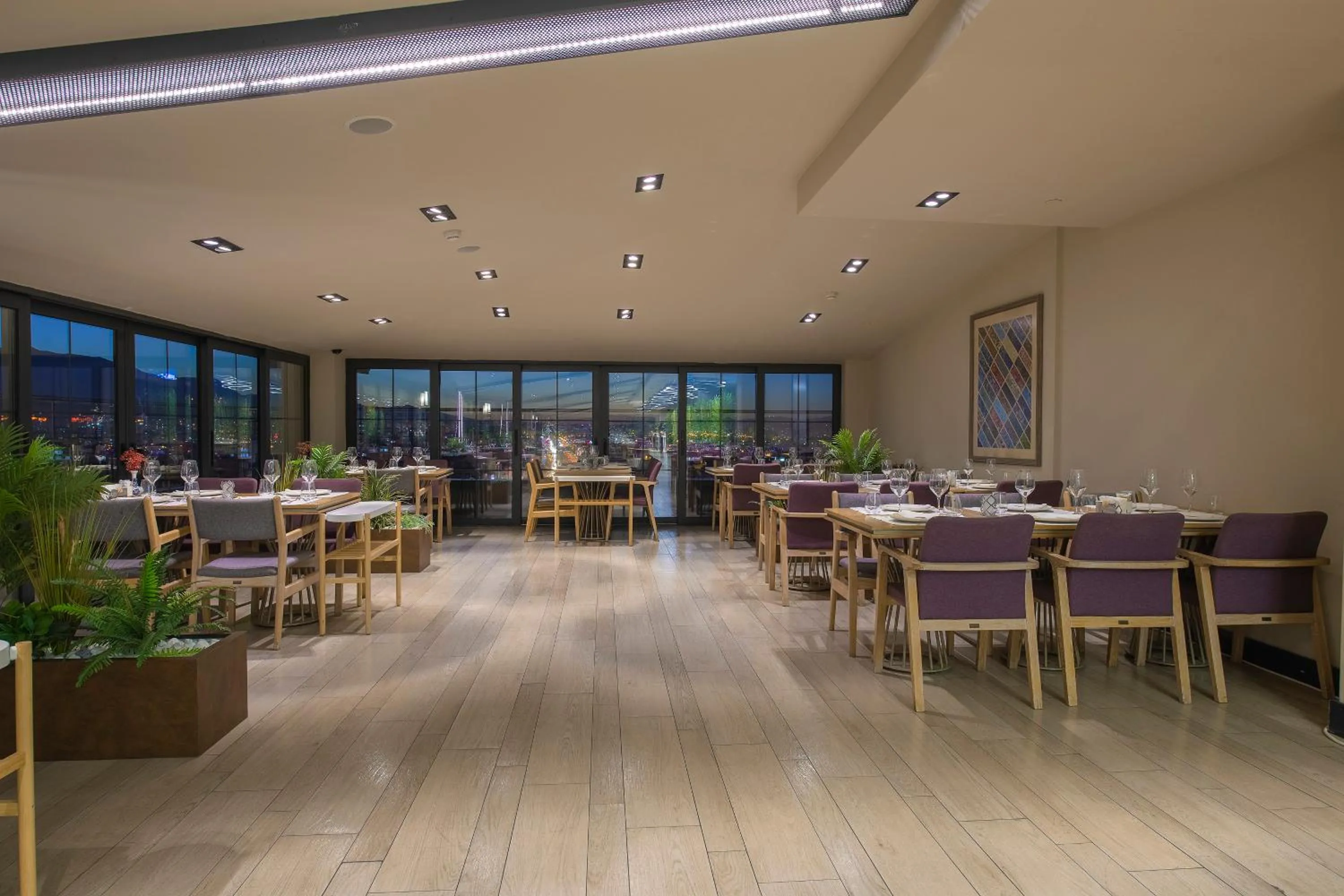 Restaurant/places to eat in Holiday Inn Kayseri - Duvenonu by IHG