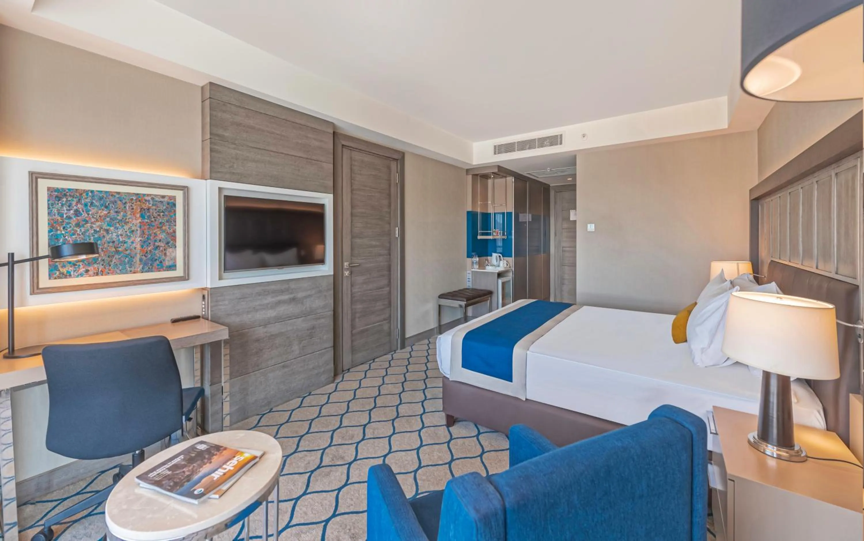 Photo of the whole room, Bed in Holiday Inn Kayseri - Duvenonu by IHG