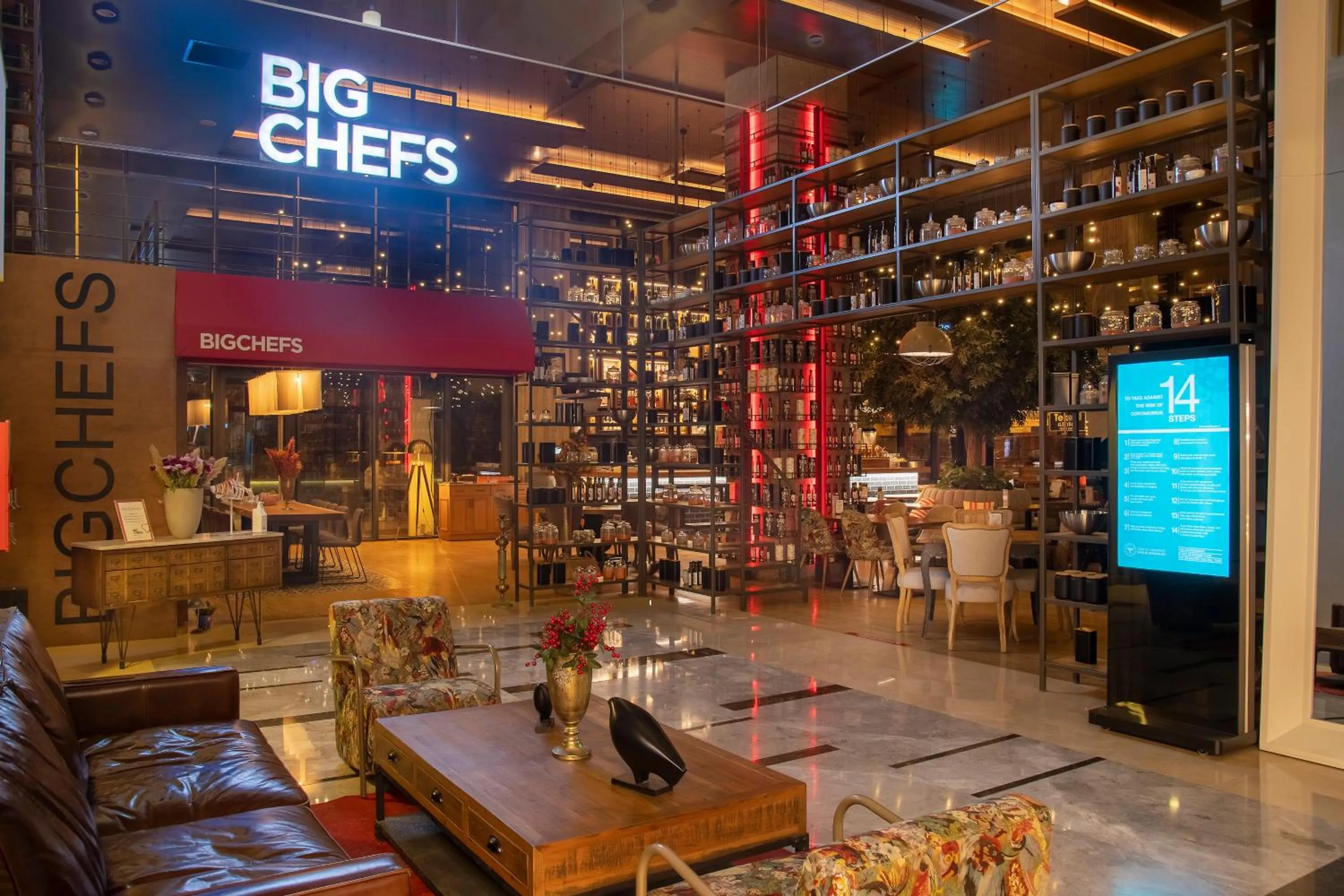 Lounge or bar in Holiday Inn Kayseri - Duvenonu by IHG