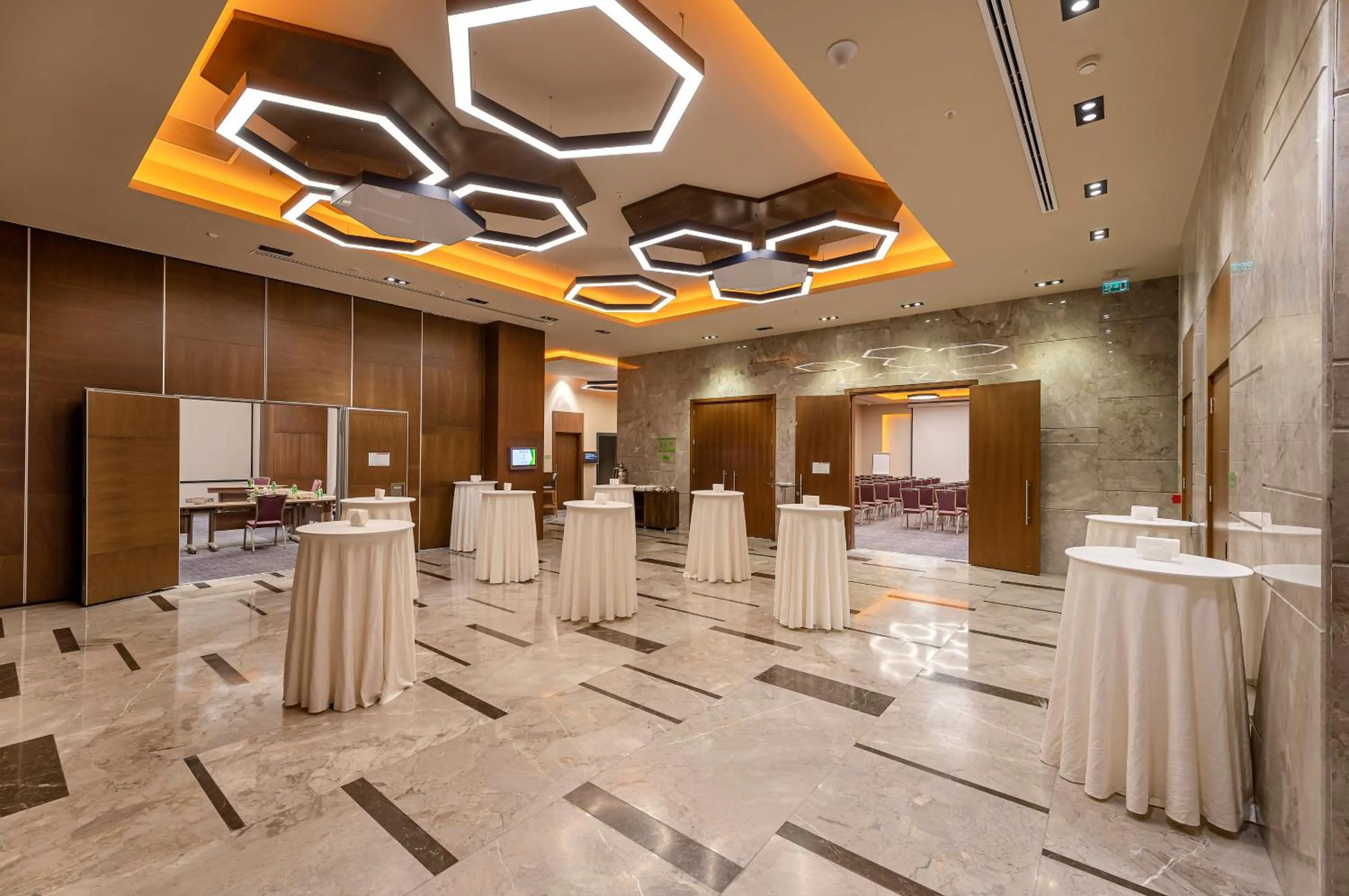 Lobby or reception in Holiday Inn Kayseri - Duvenonu by IHG