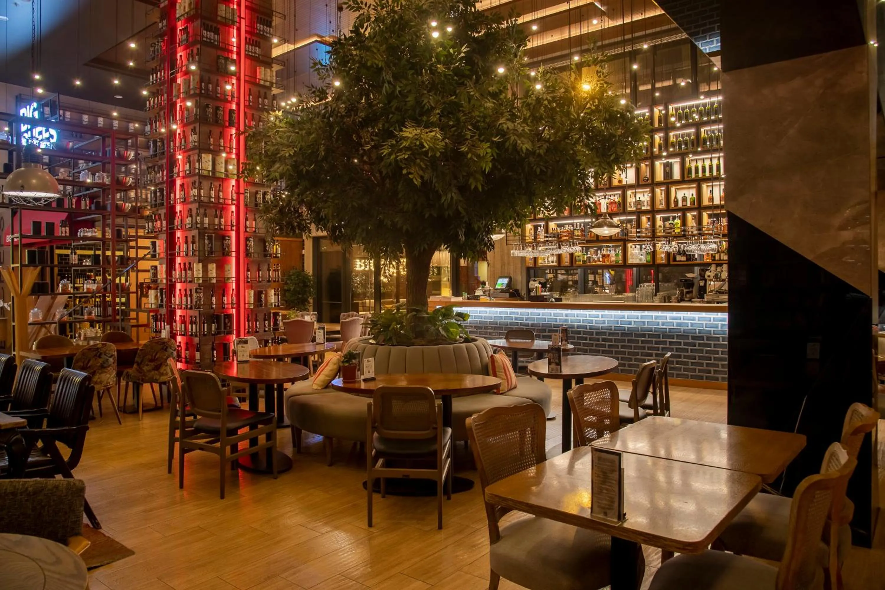 Lounge or bar in Holiday Inn Kayseri - Duvenonu by IHG