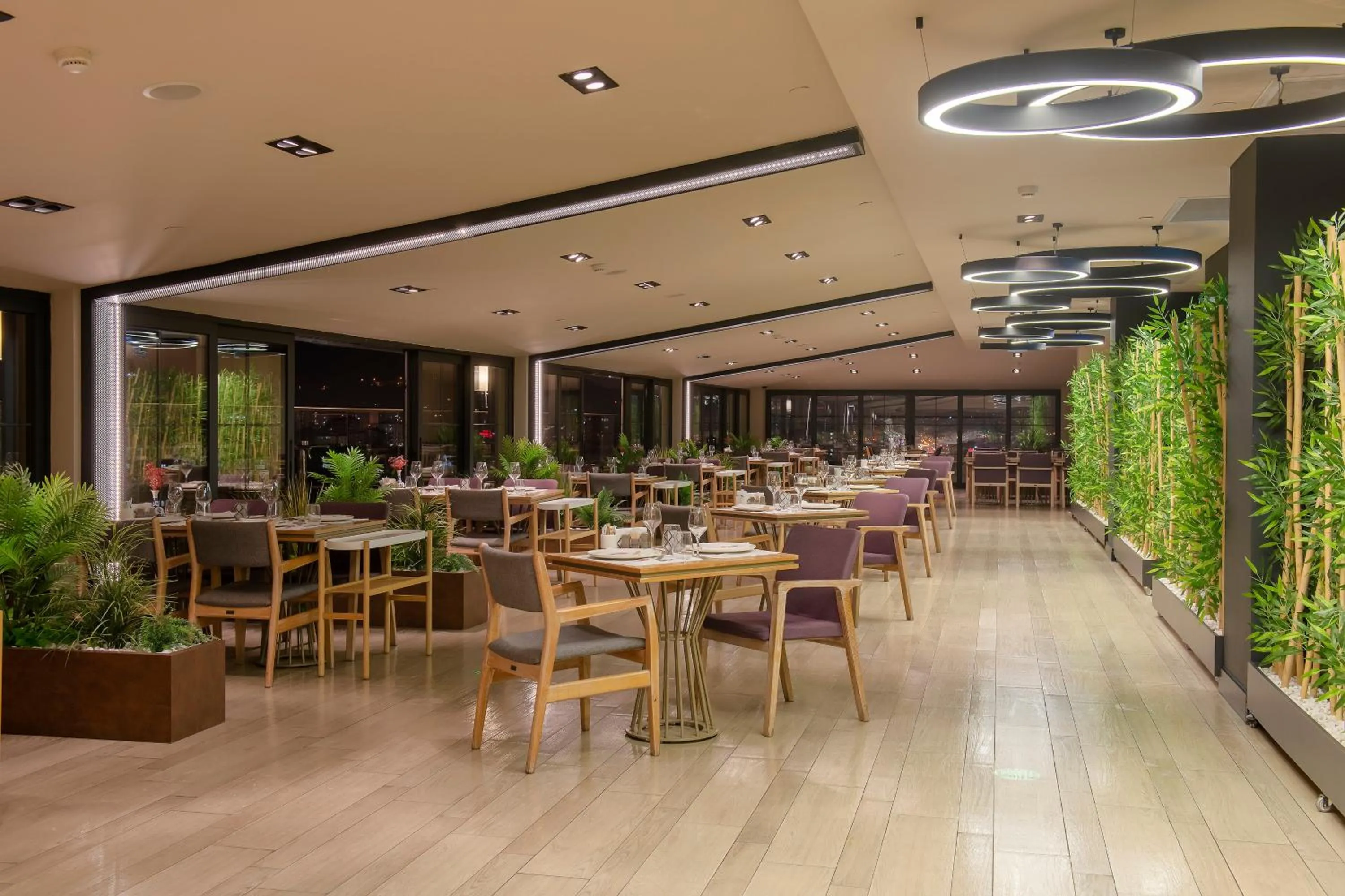 Restaurant/places to eat in Holiday Inn Kayseri - Duvenonu by IHG
