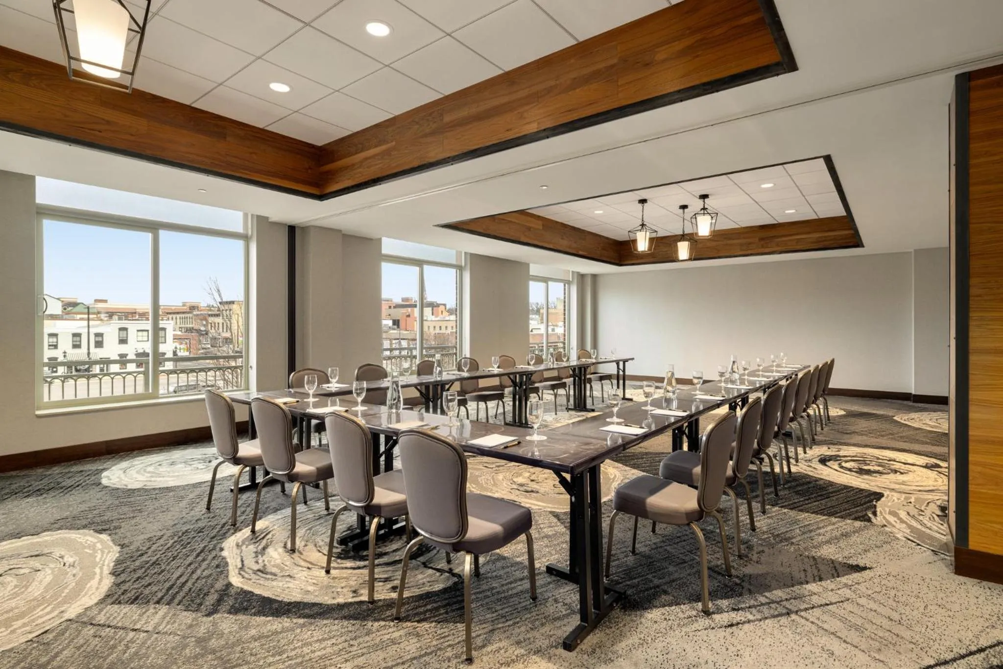 Meeting/conference room in Hotel Indigo Naperville Riverwalk by IHG