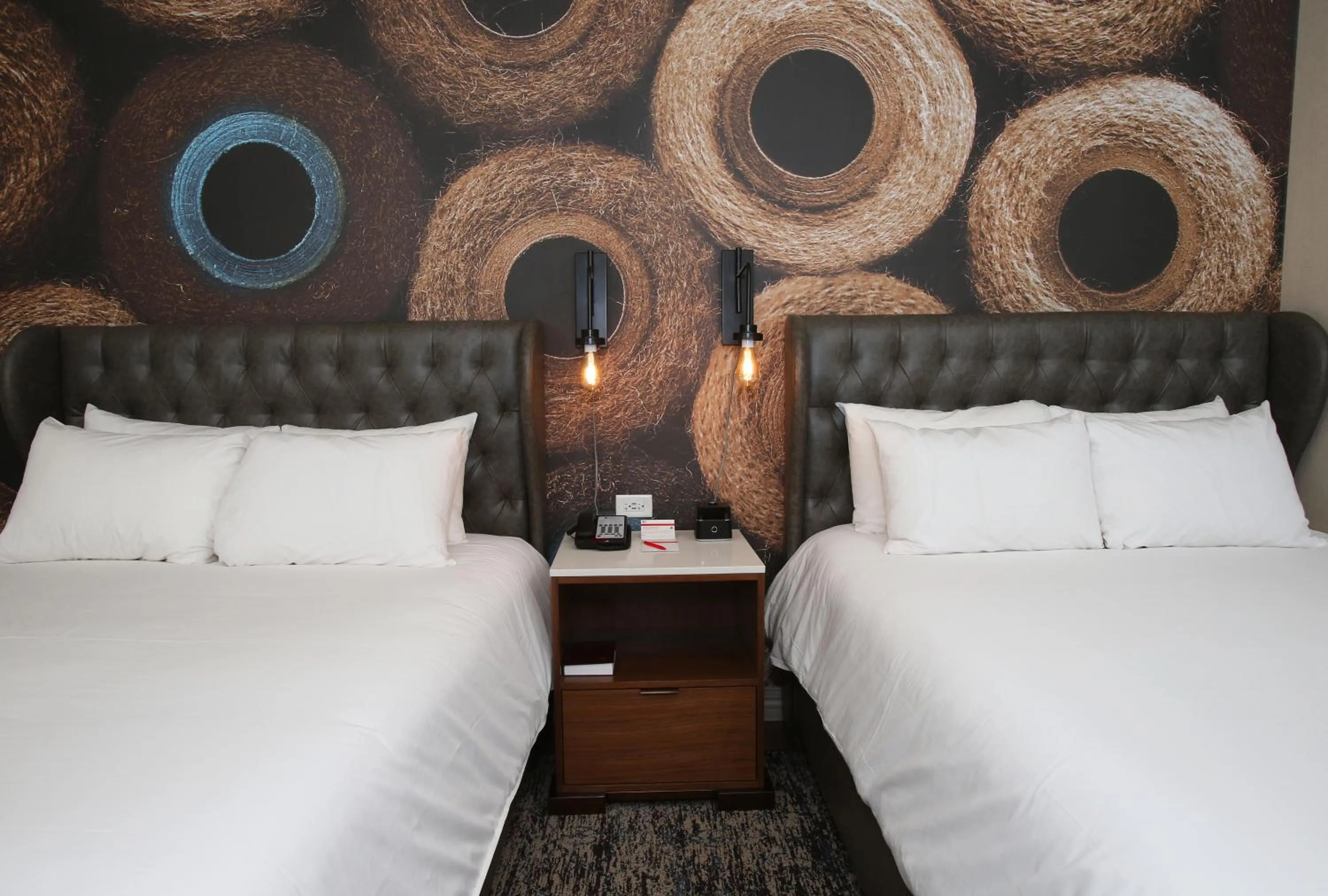 Photo of the whole room, Bed in Hotel Indigo Naperville Riverwalk by IHG