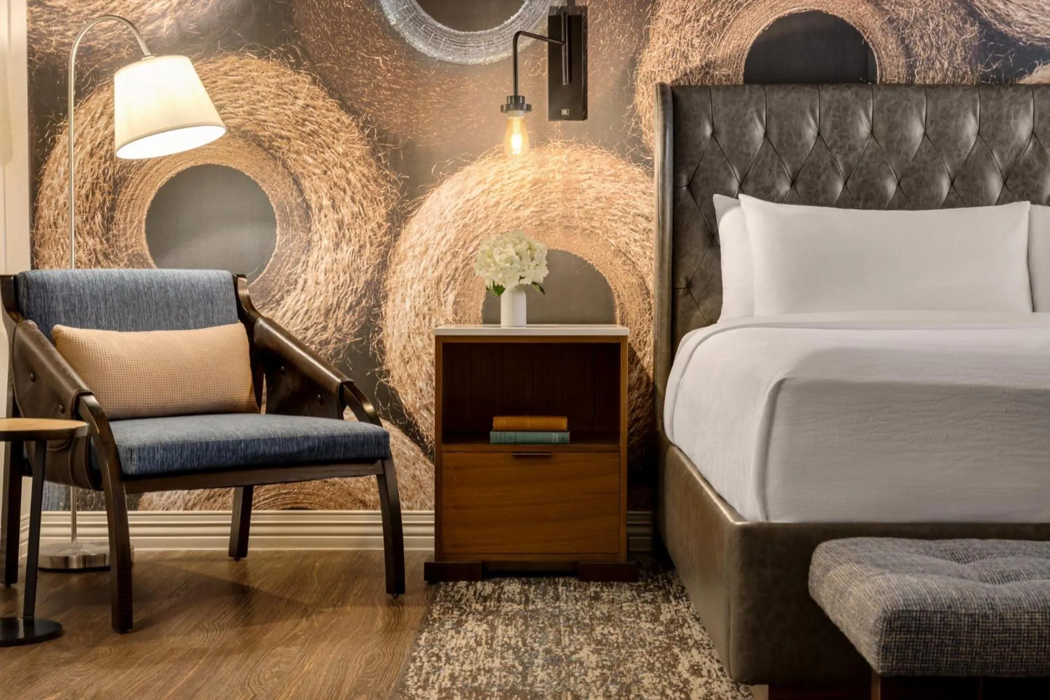 Photo of the whole room, Bed in Hotel Indigo Naperville Riverwalk by IHG