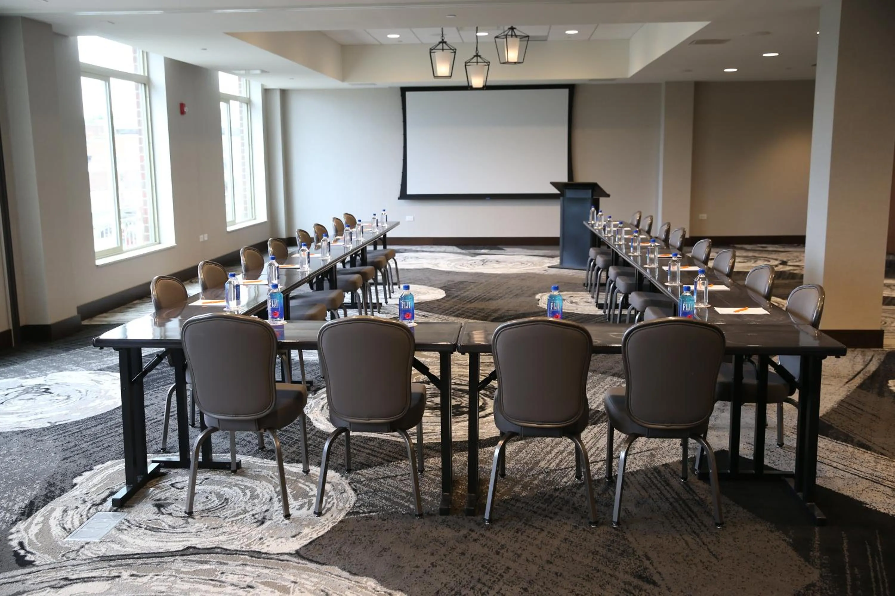 Meeting/conference room in Hotel Indigo Naperville Riverwalk by IHG