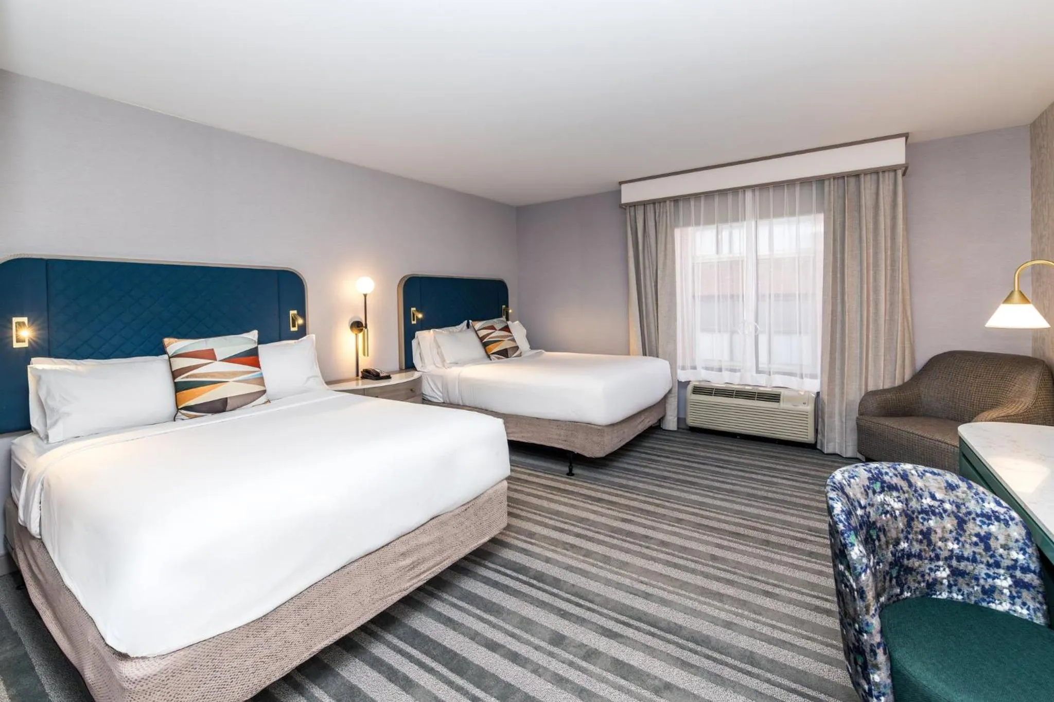 Photo of the whole room, Bed in Voco The Clair Cincinnati Downtown by IHG
