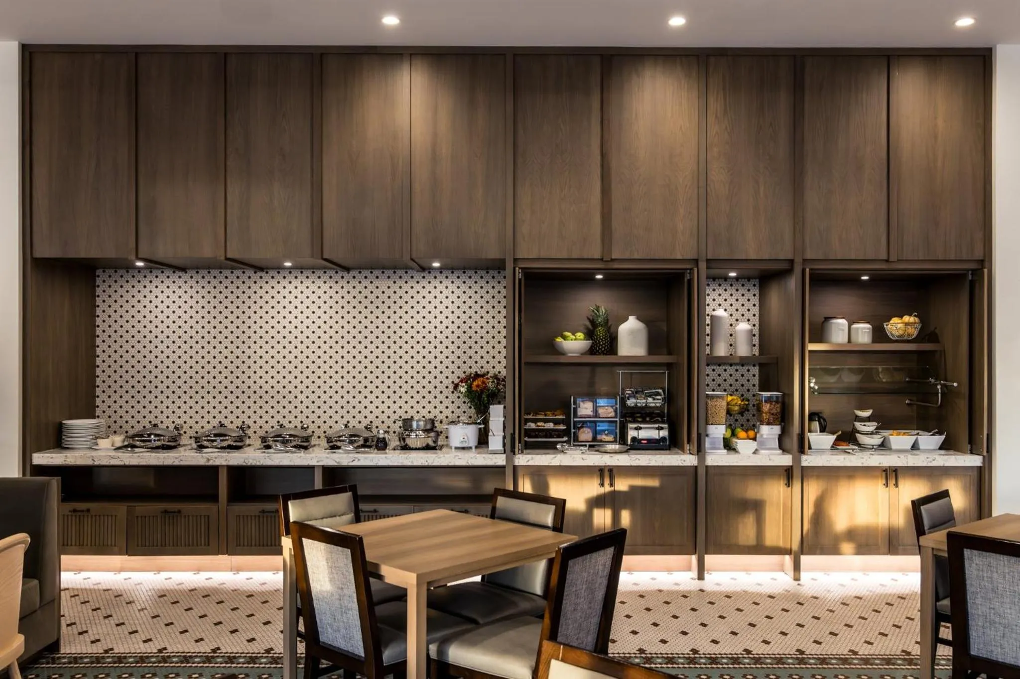 Breakfast in Voco The Clair Cincinnati Downtown by IHG