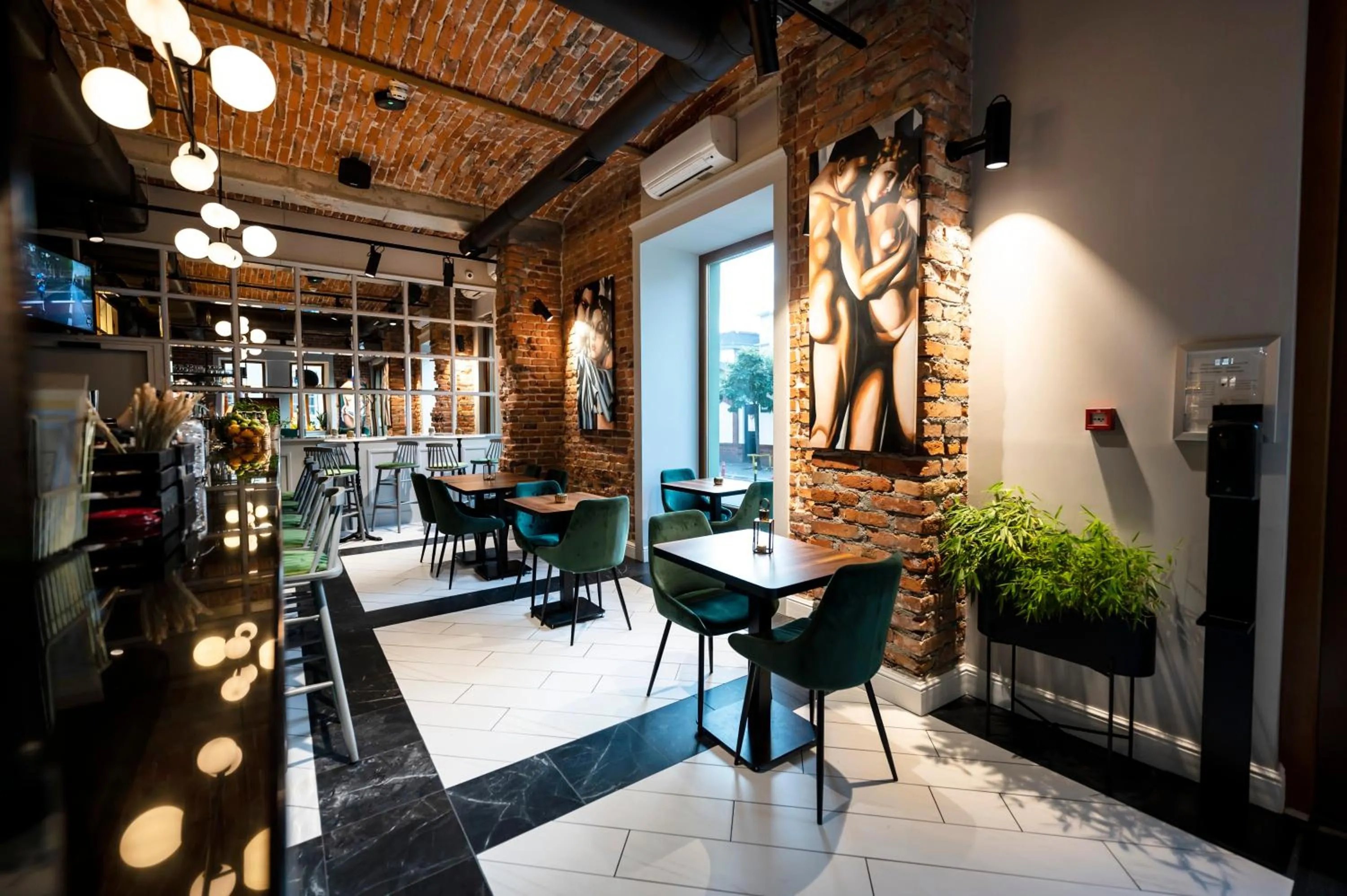 Lounge or bar in Hotel Indigo Krakow - Old Town by IHG