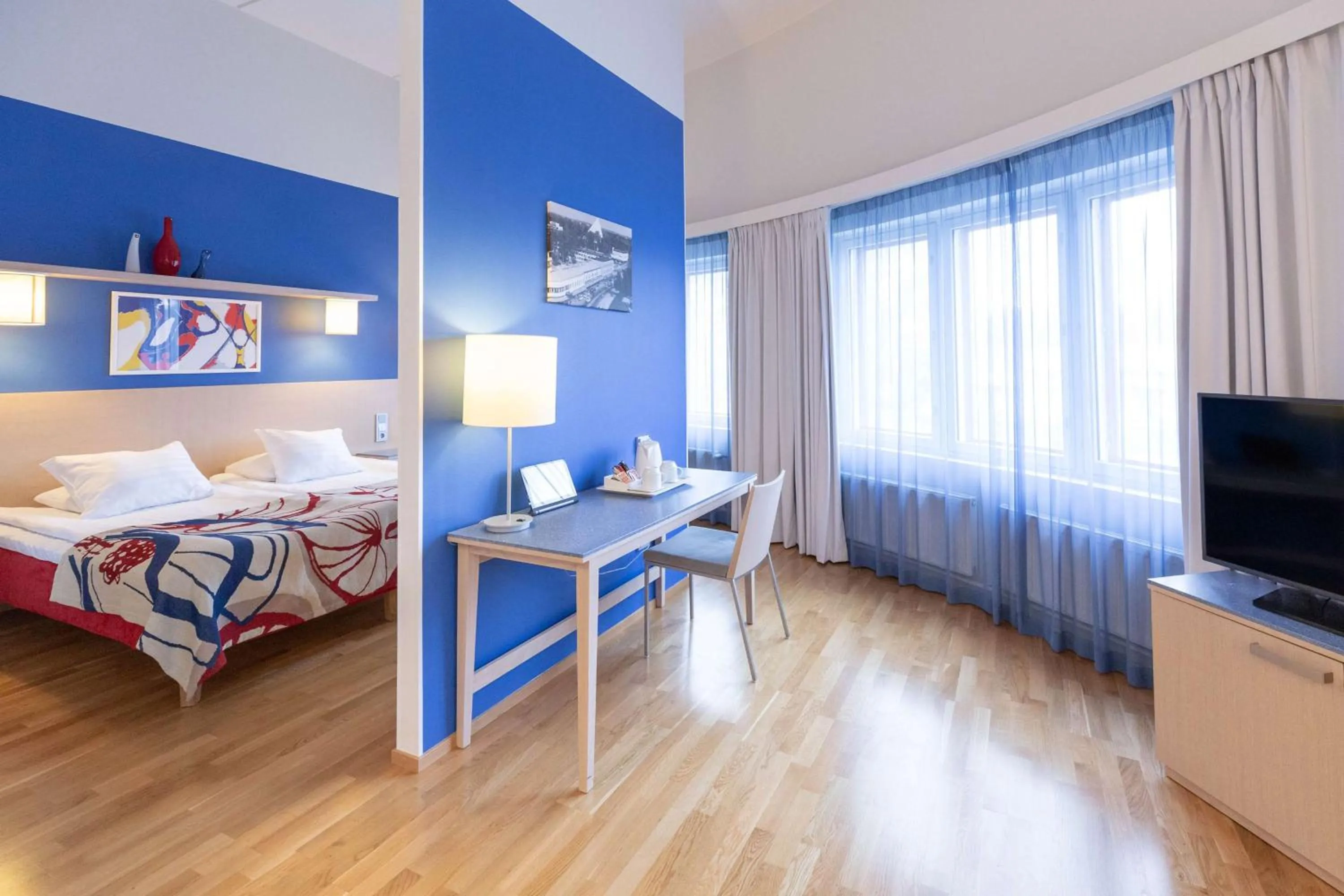 Bedroom, Bed in Scandic Hyvinkää