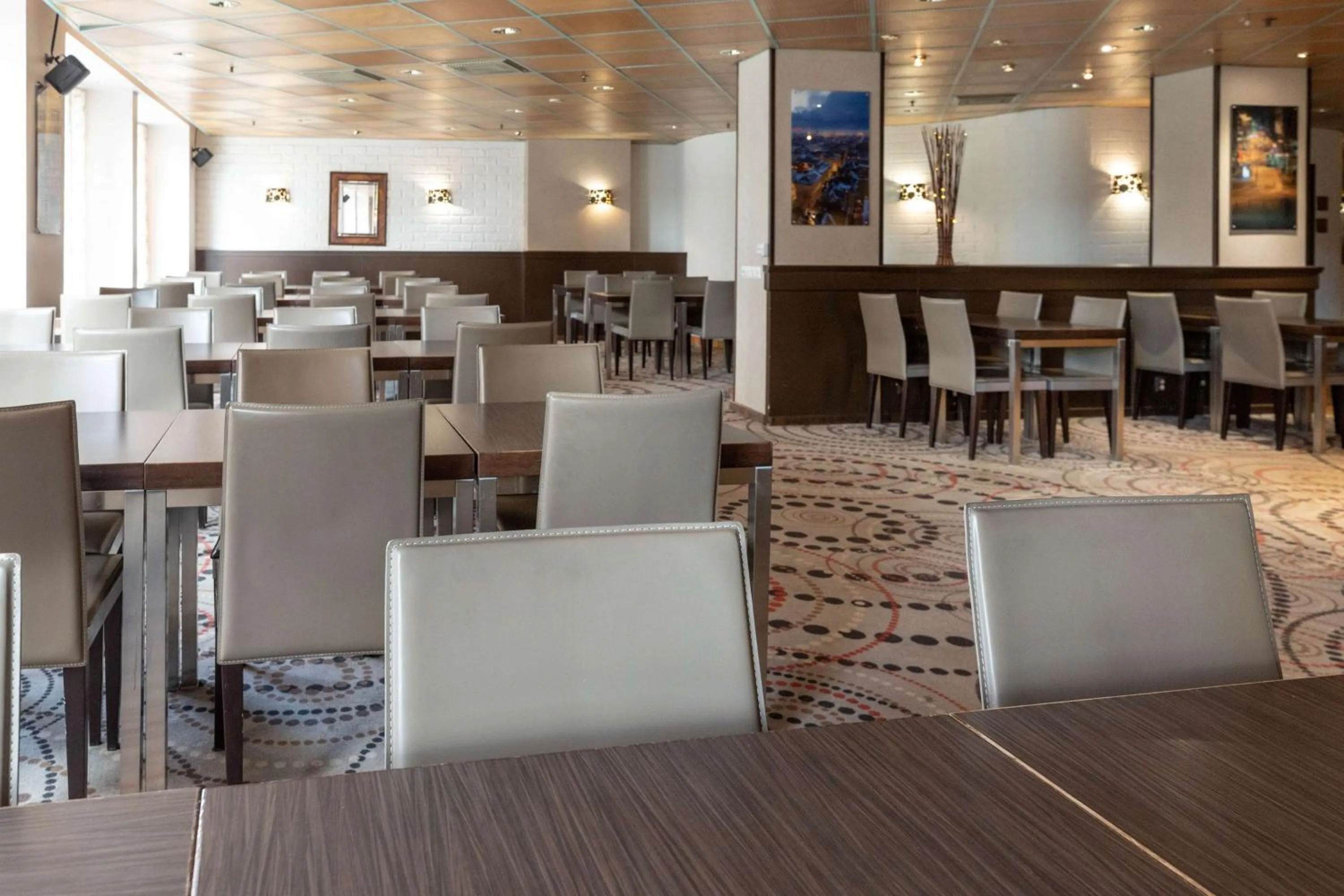 Restaurant/places to eat in Scandic Kaisaniemi