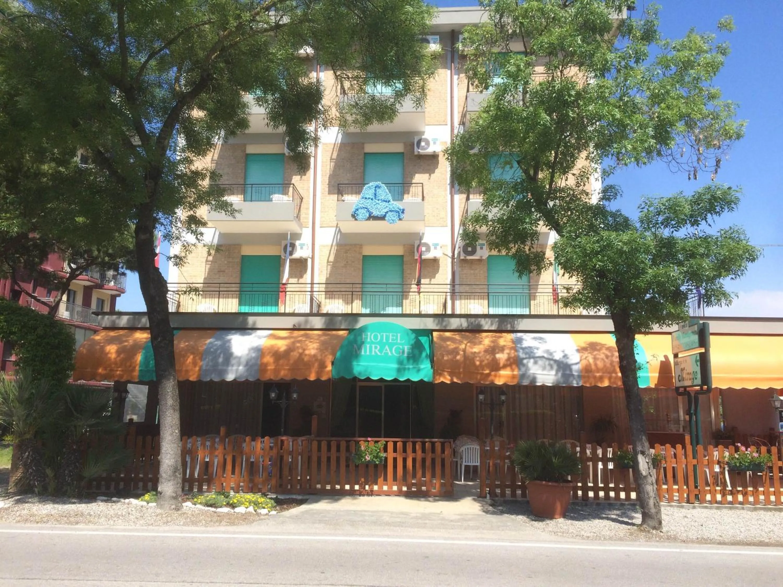 Facade/entrance in Hotel Mirage