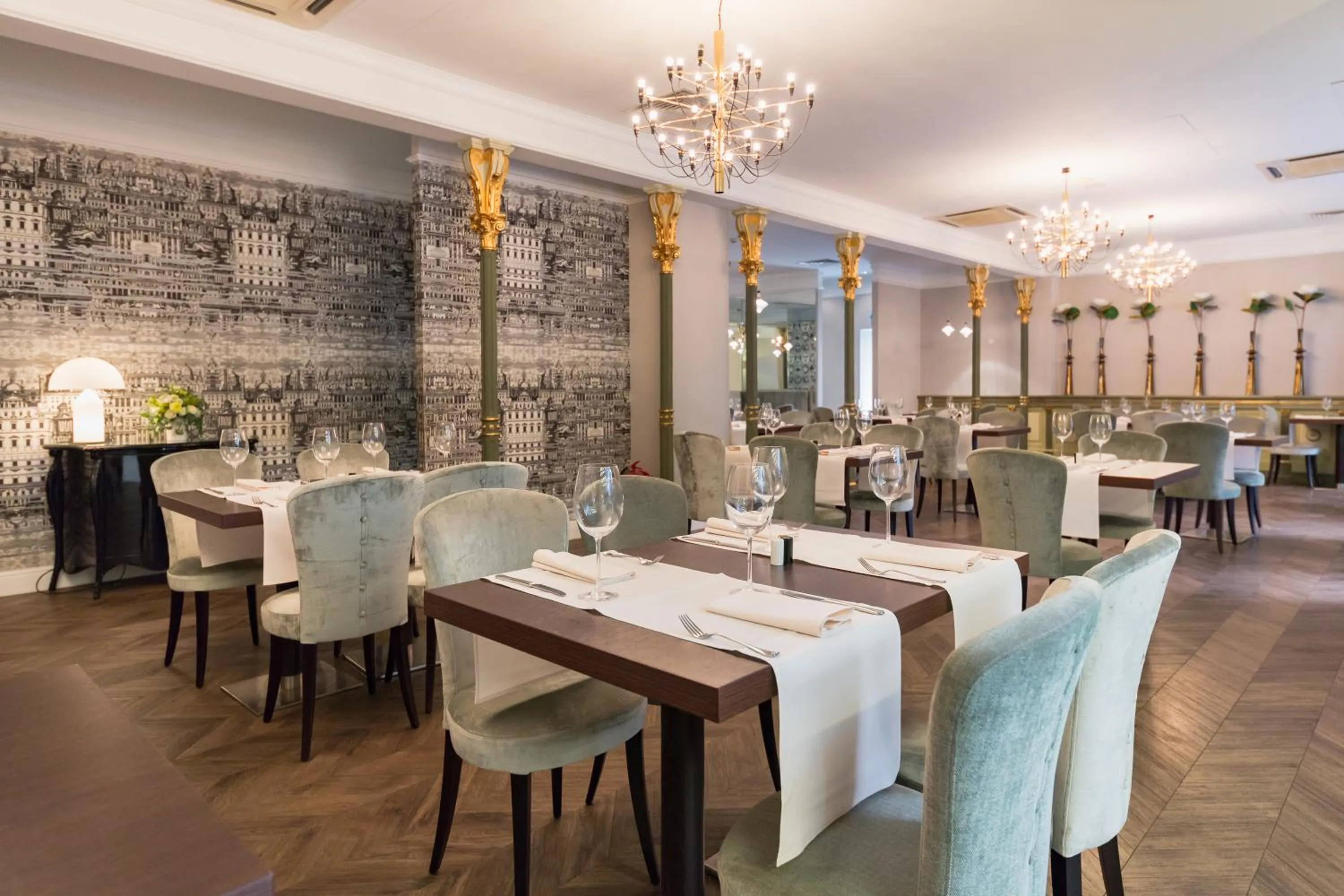 Restaurant/places to eat in Capital Plaza Hotel