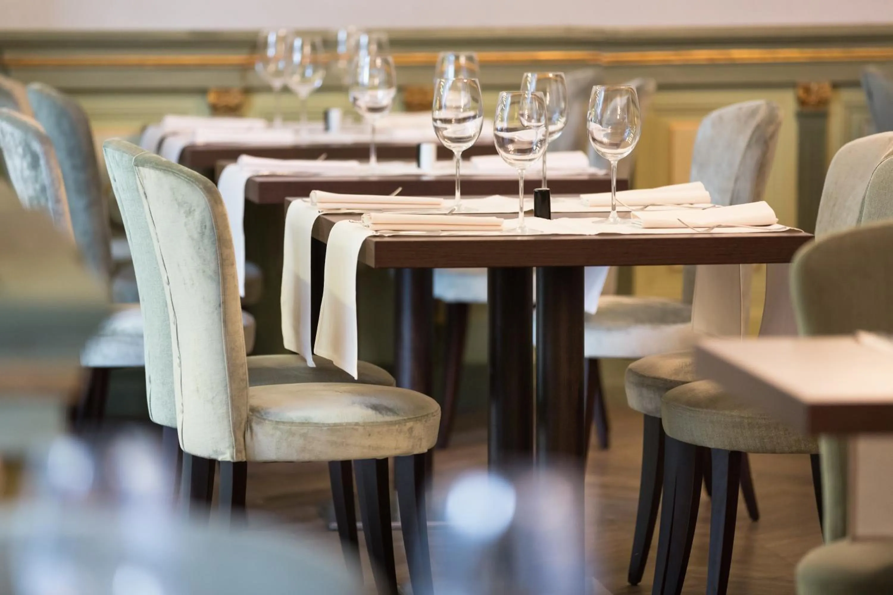 Restaurant/places to eat in Capital Plaza Hotel