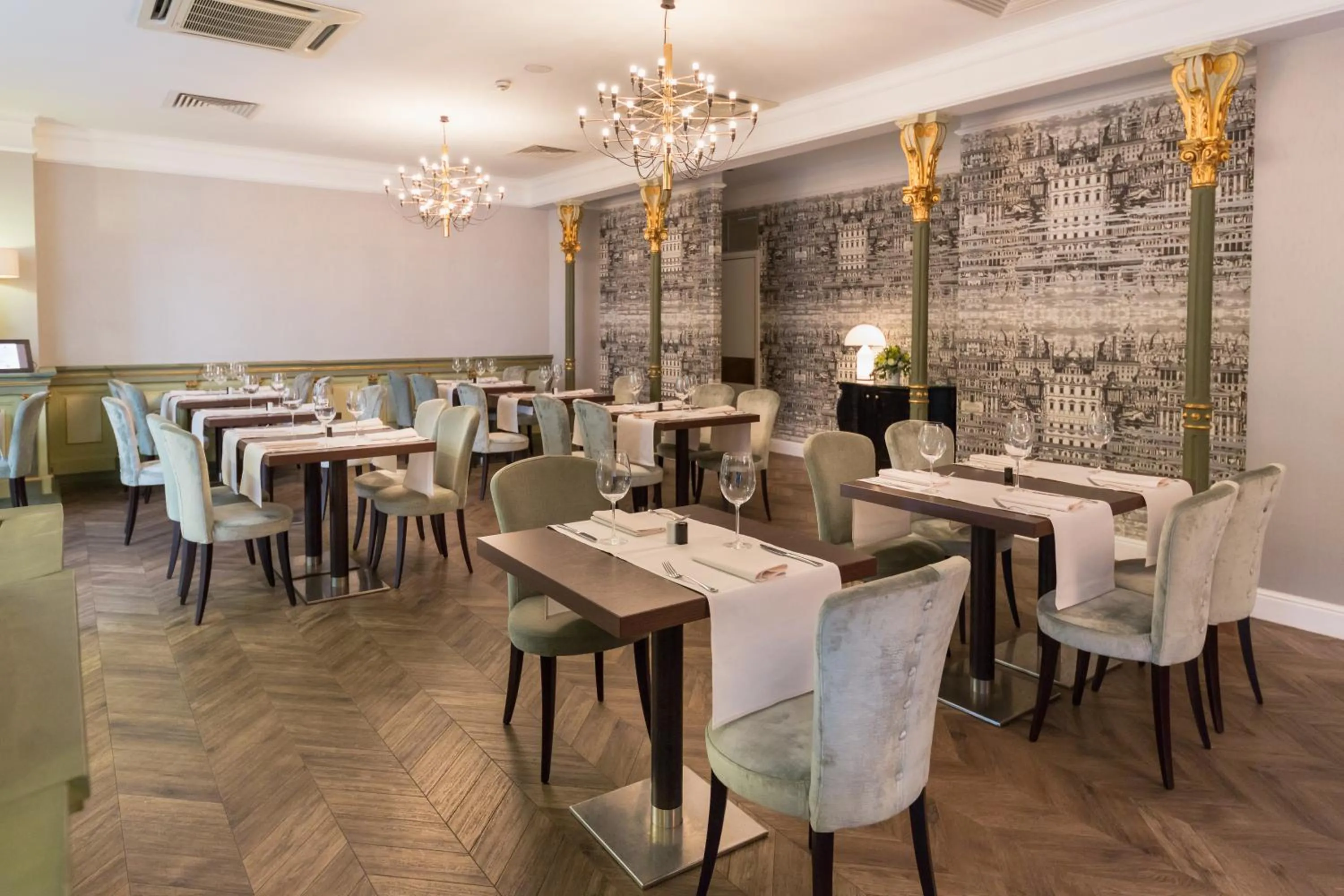 Restaurant/places to eat in Capital Plaza Hotel