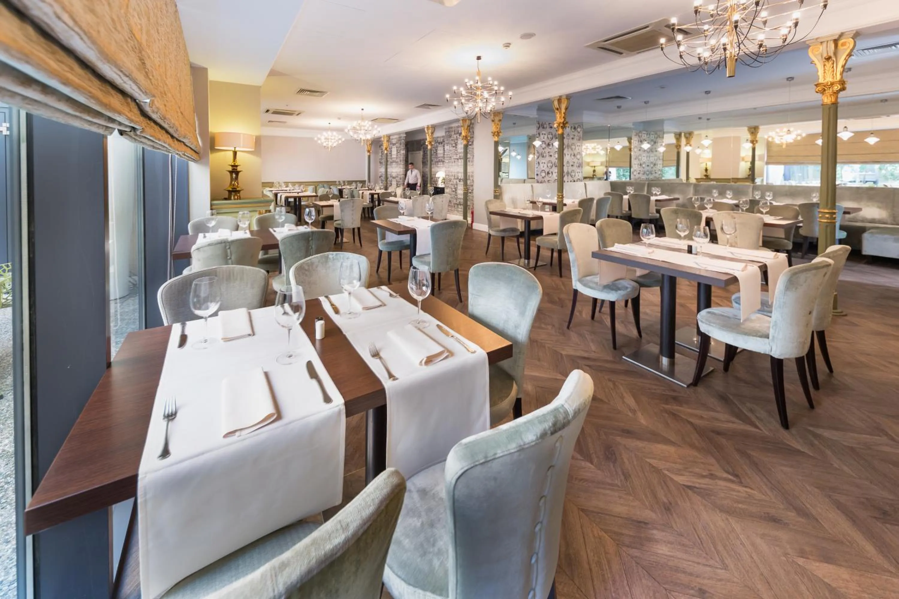 Restaurant/places to eat in Capital Plaza Hotel