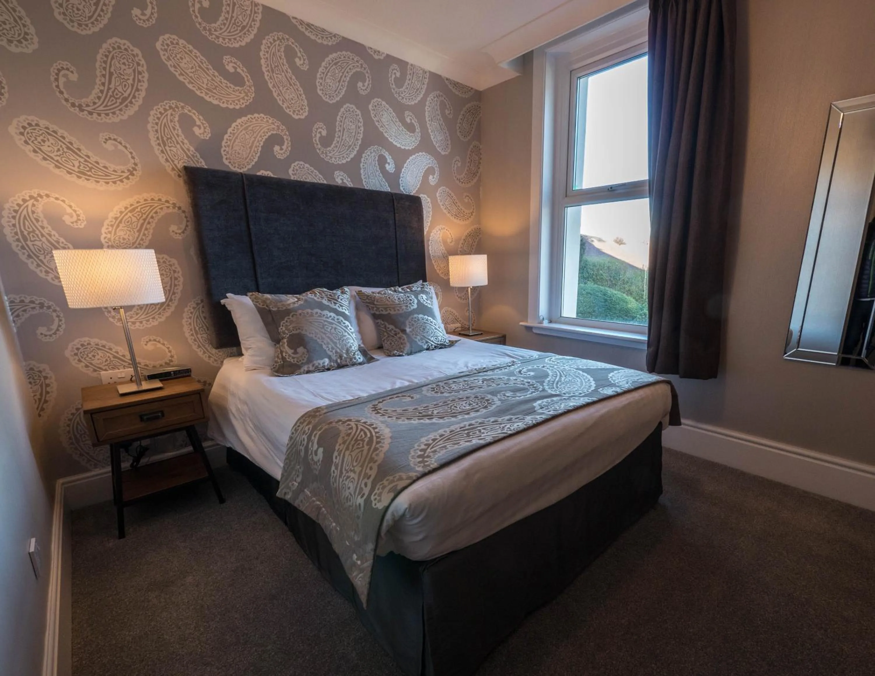 Bedroom, Bed in The Park Hotel