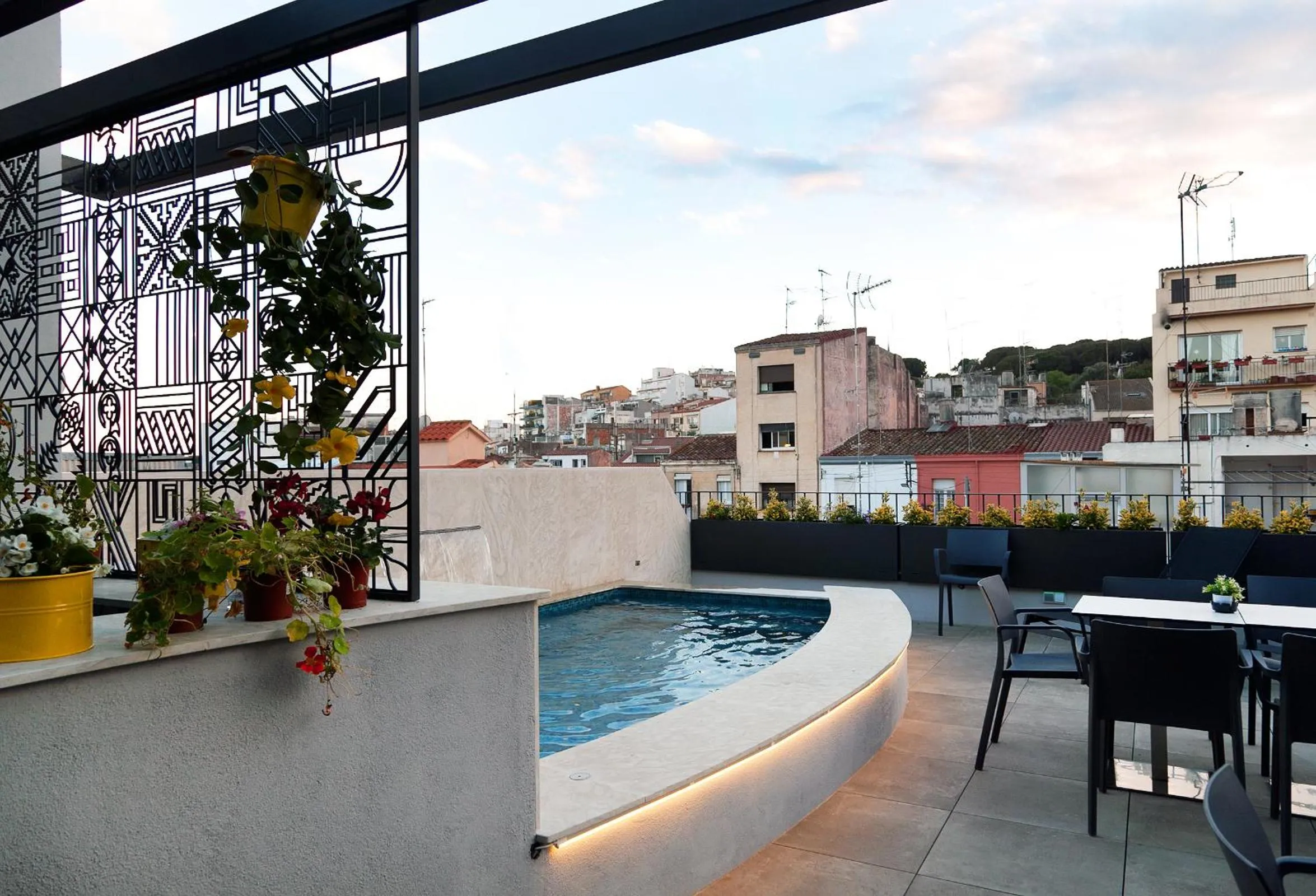 Swimming pool in Vila Arenys Hotel