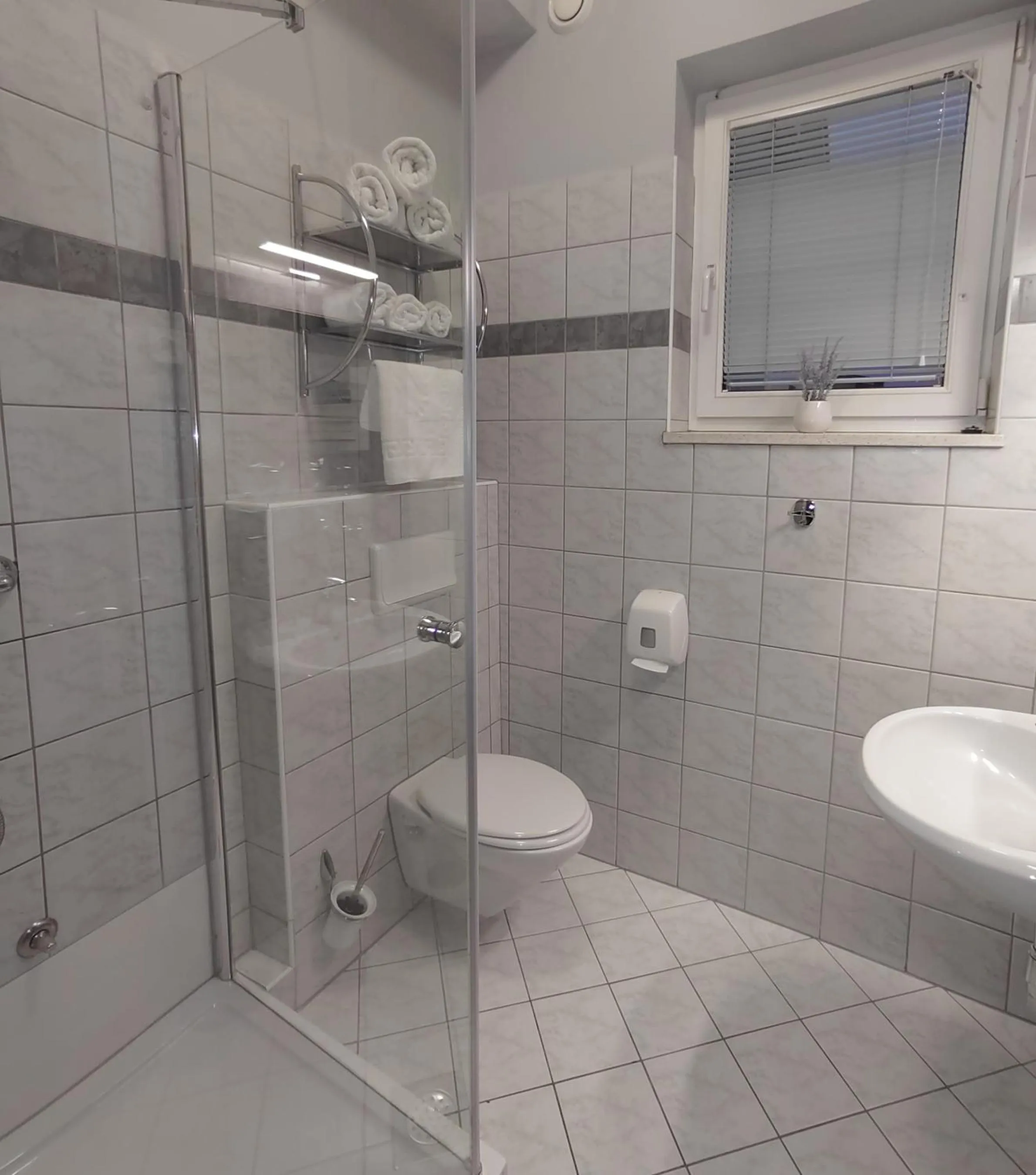 Shower in Hotel Bajt Maribor