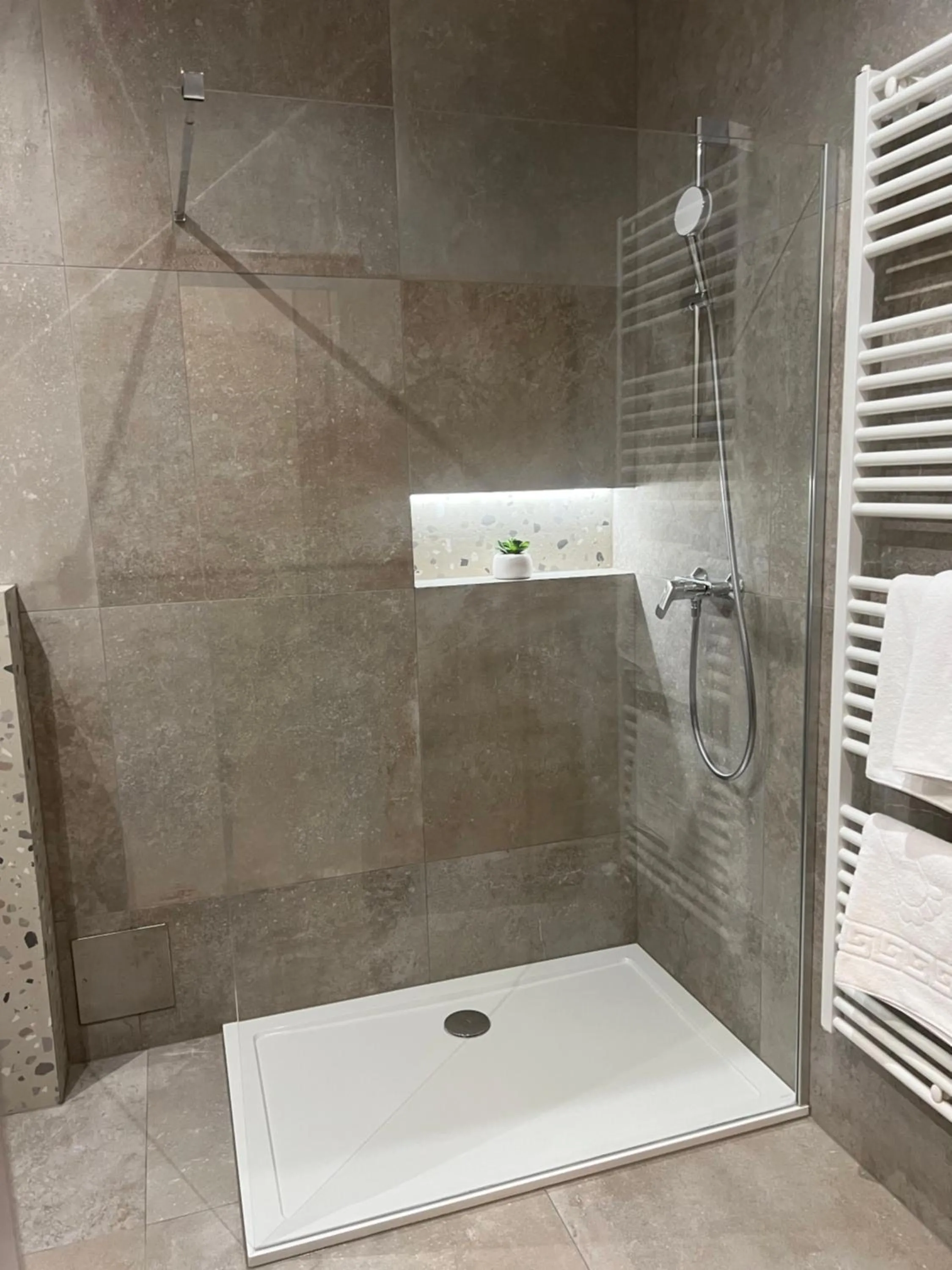 Shower in Hotel Bajt Maribor