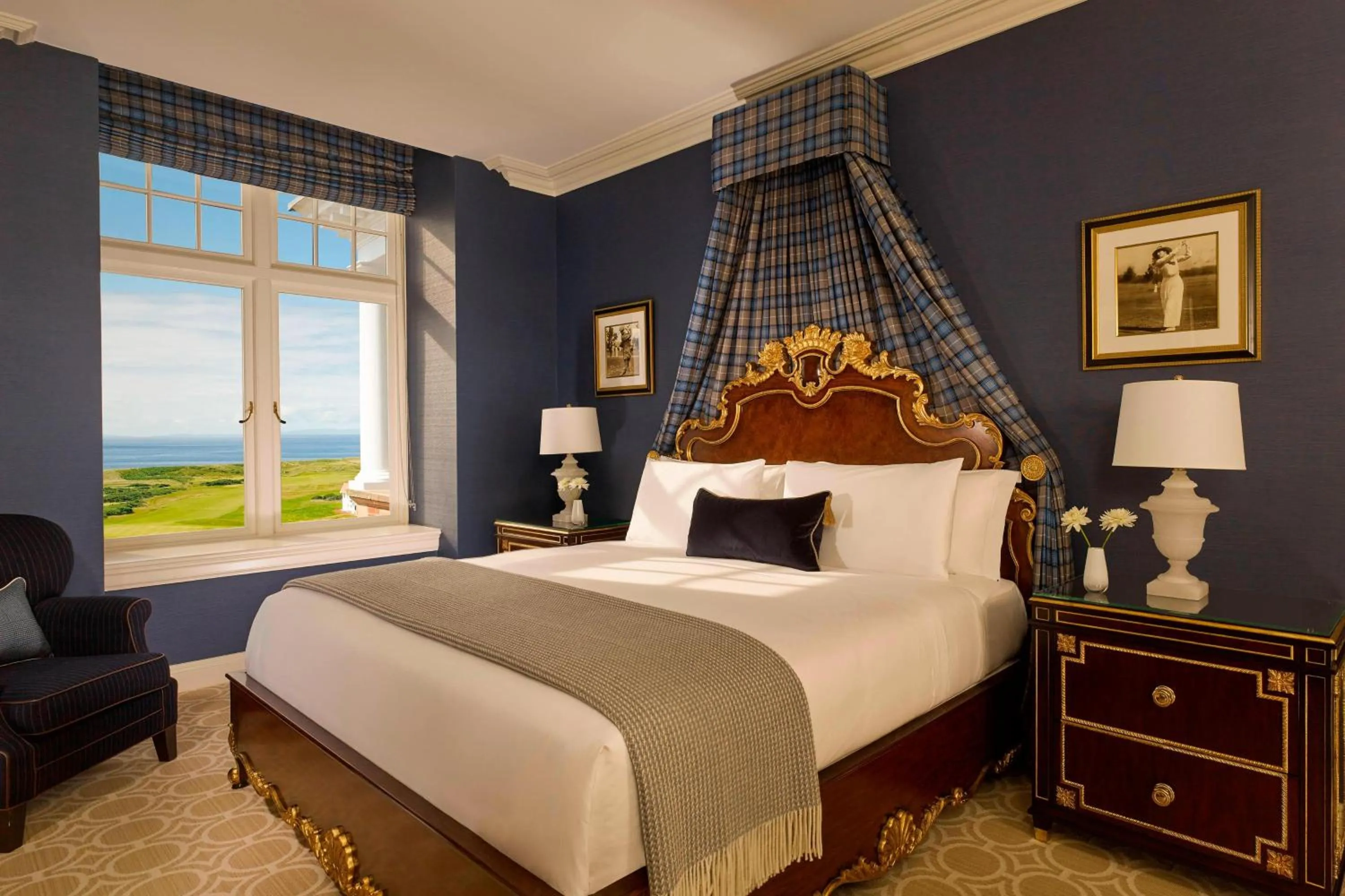 Bedroom, Bed in Trump Turnberry