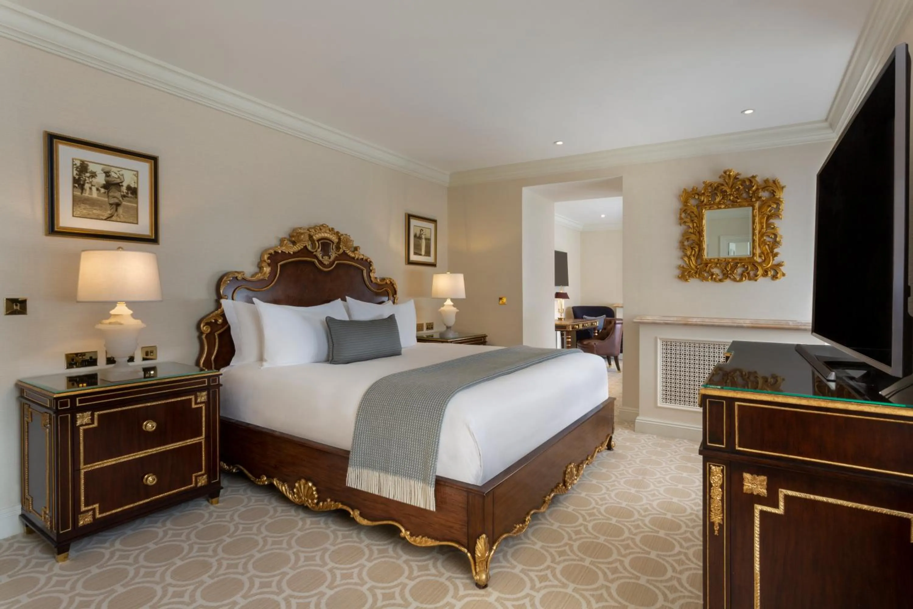 Bedroom, Bed in Trump Turnberry