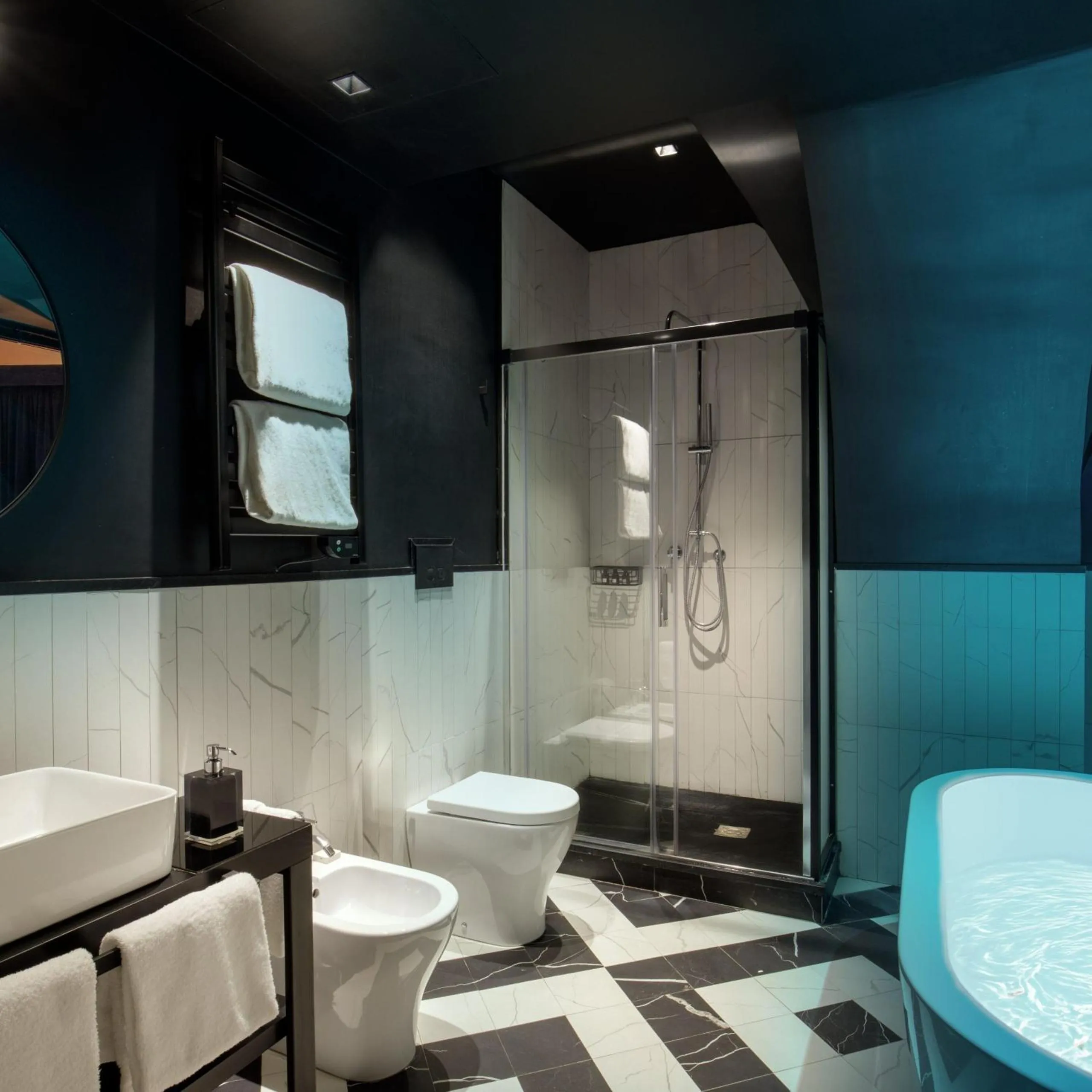 Shower in Hotel Monte Cenci