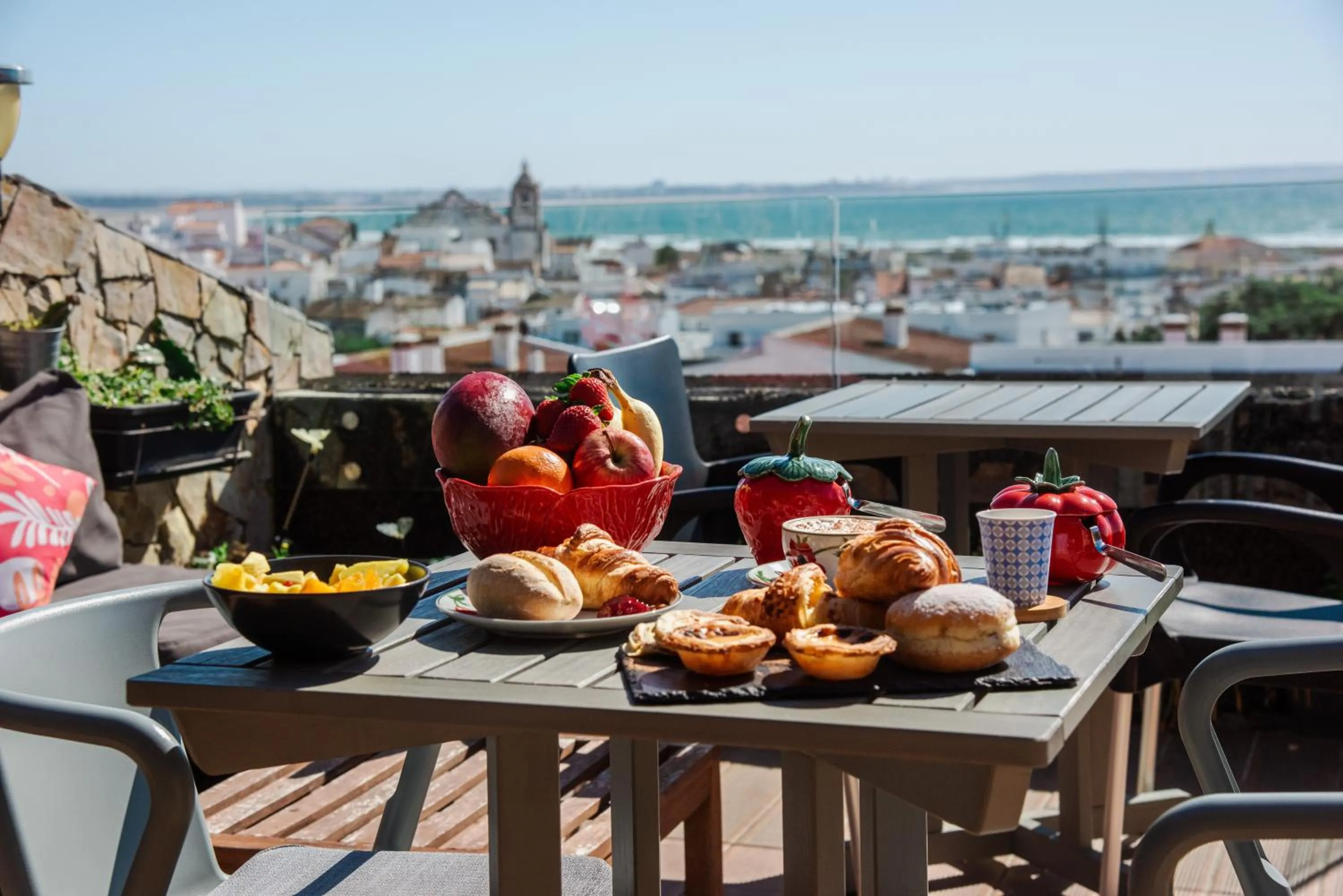 Breakfast in Lagos Uptown Bed & Breakfast