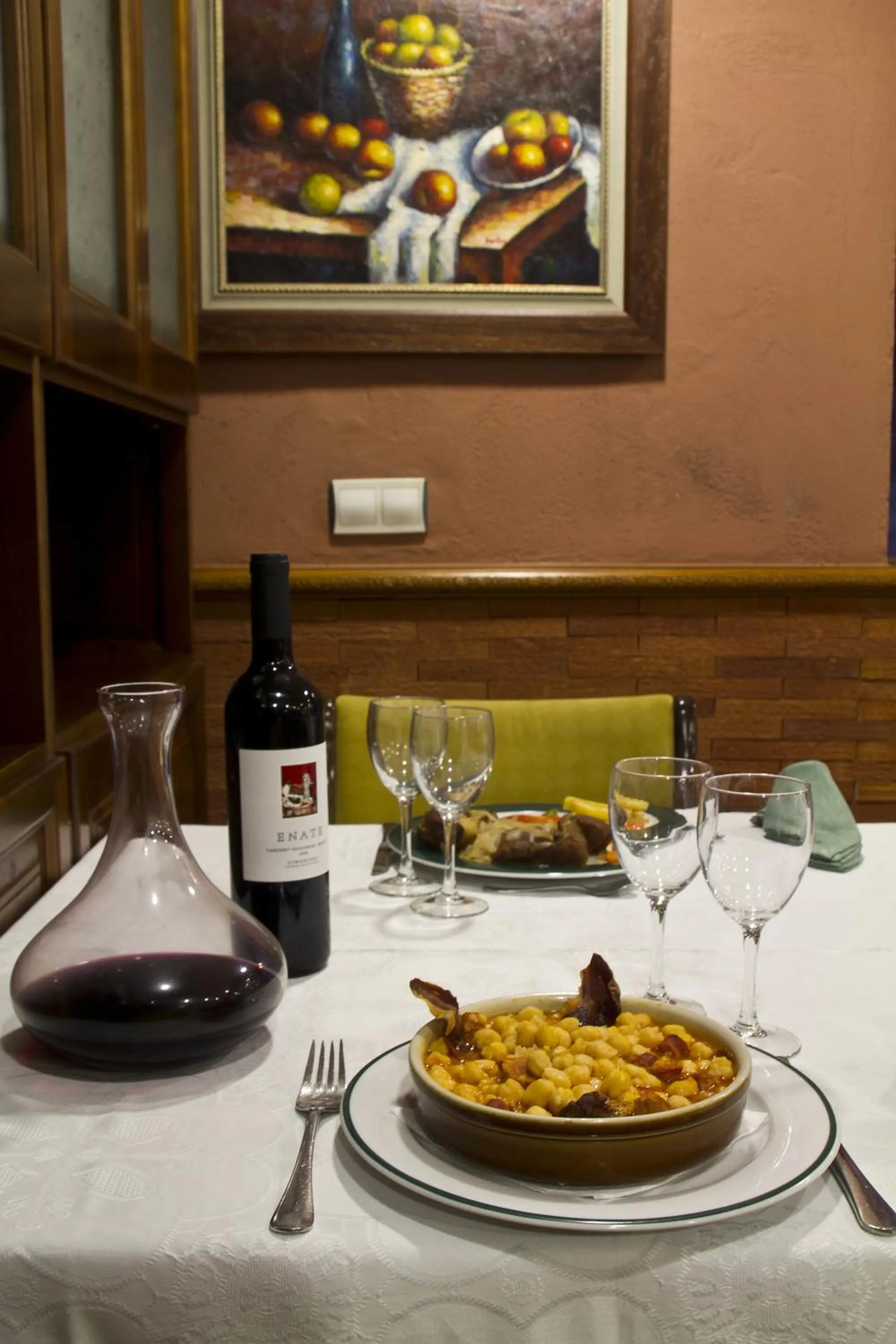 Restaurant/places to eat in Hotel Clemente