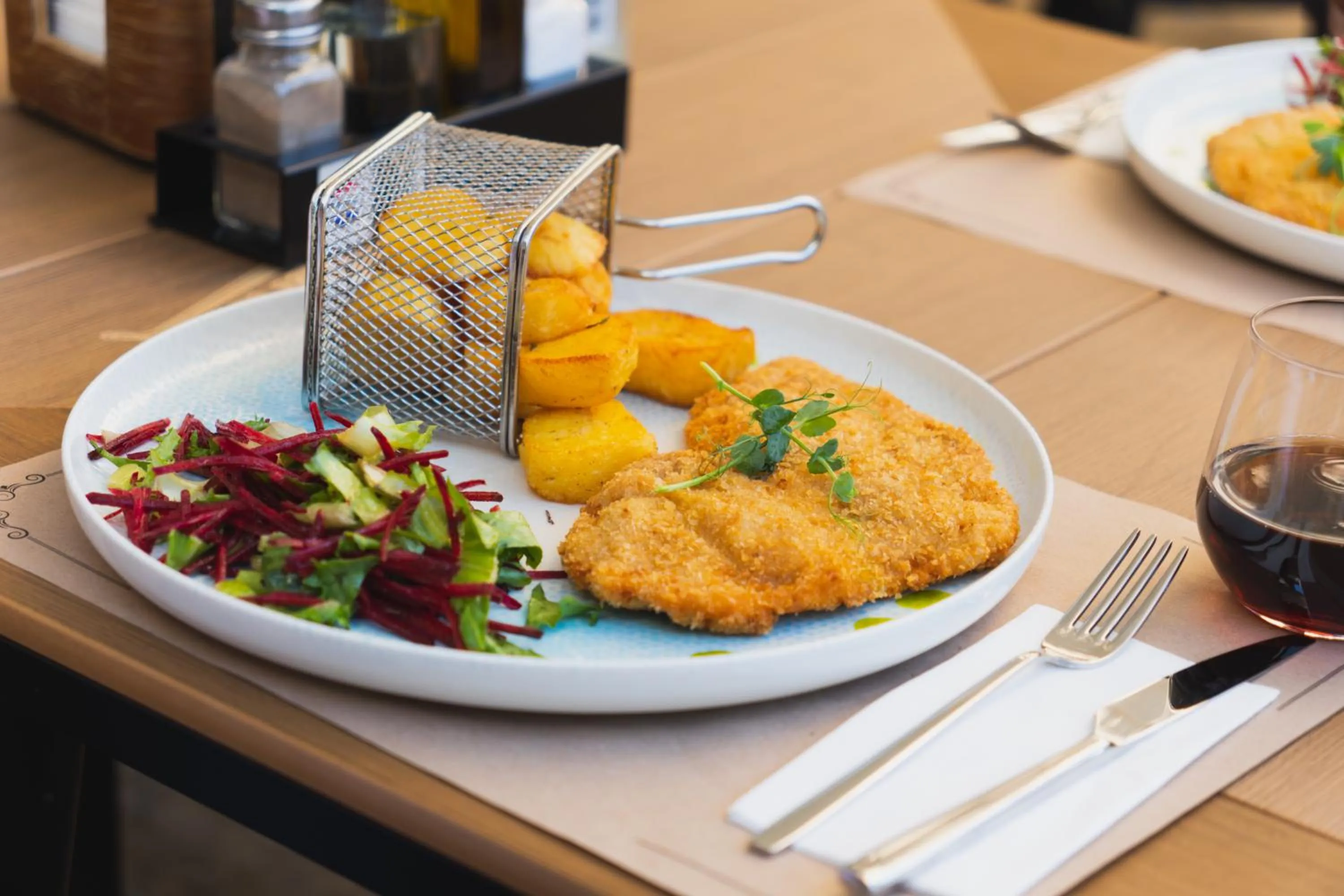 Food and drinks in Hotel Cetate