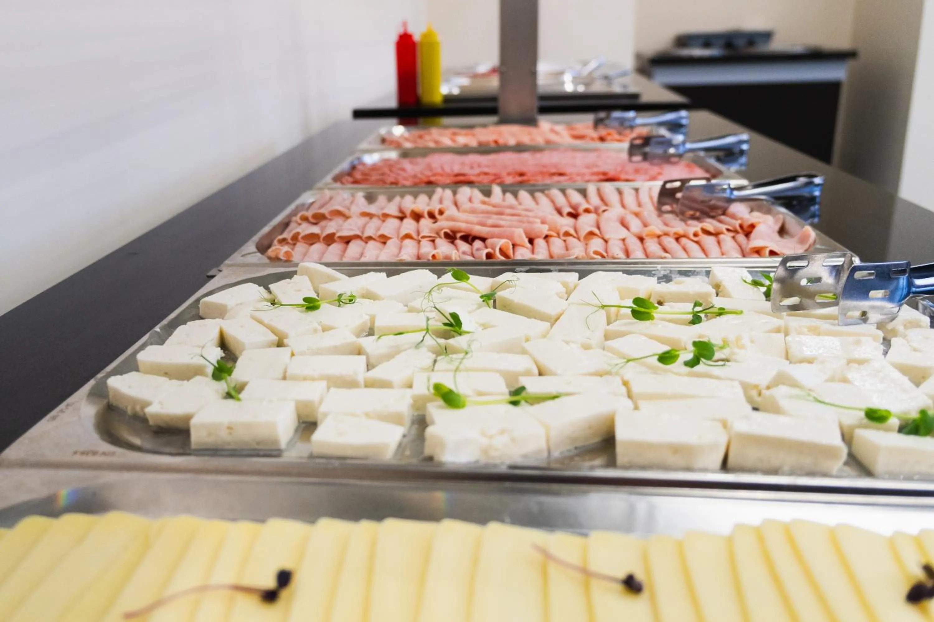 Breakfast in Hotel Cetate