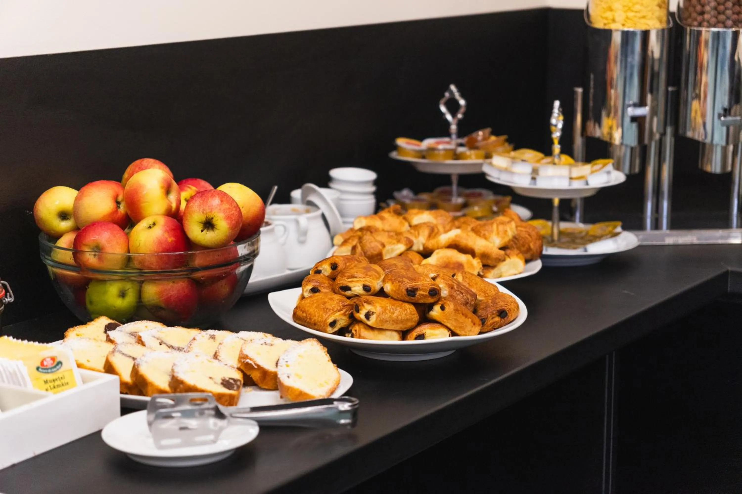 Breakfast in Hotel Cetate