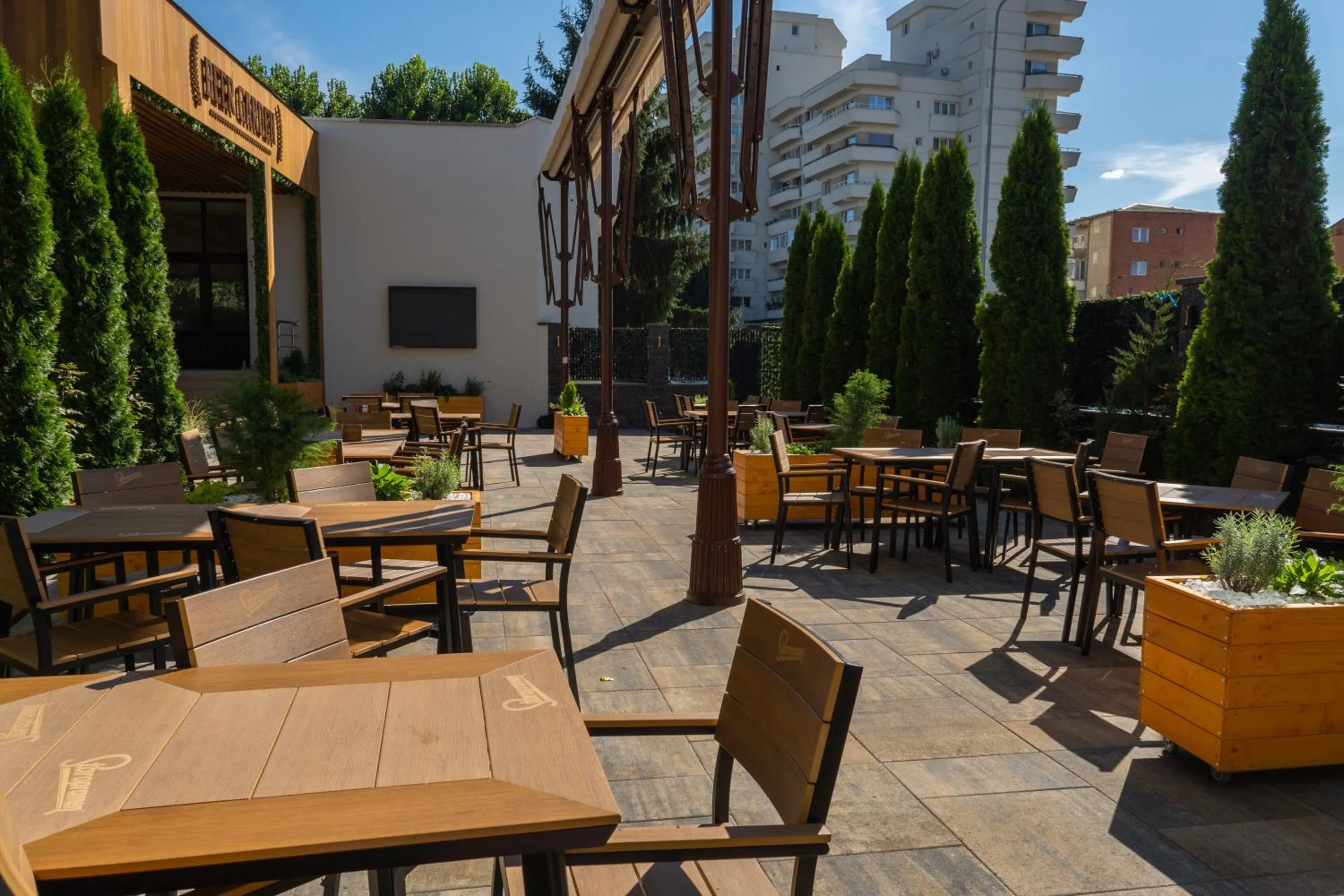 Restaurant/places to eat in Hotel Cetate