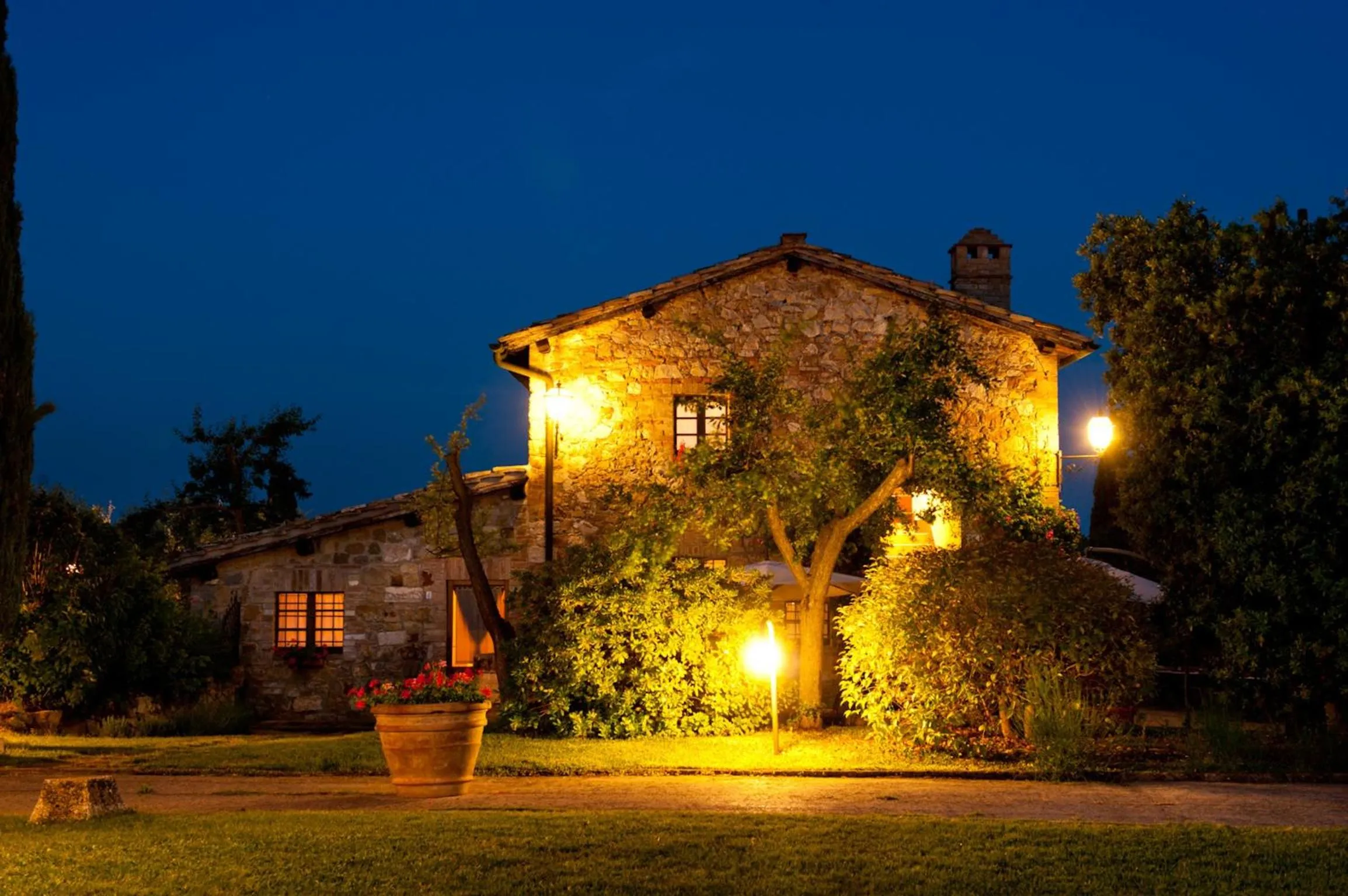 Facade/entrance in SARNA Residence