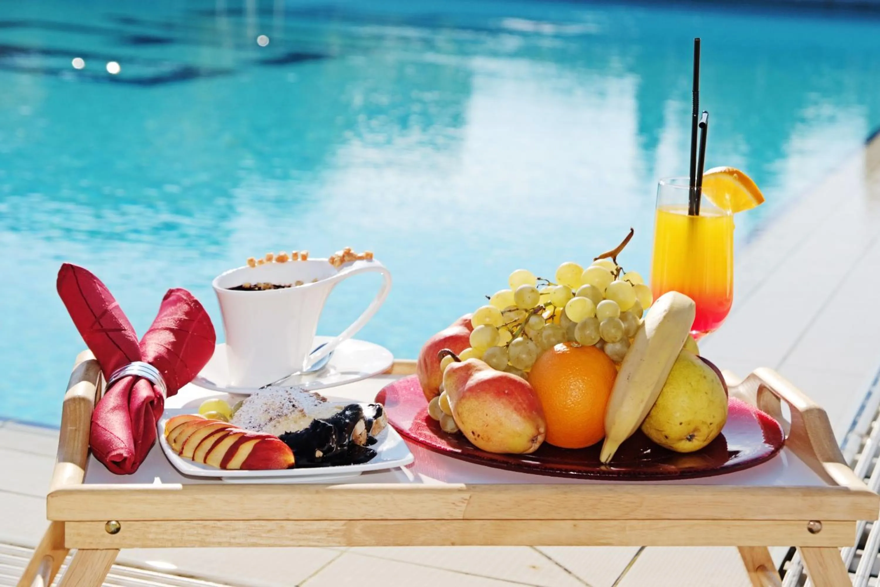 Food and drinks in Silver Hotel