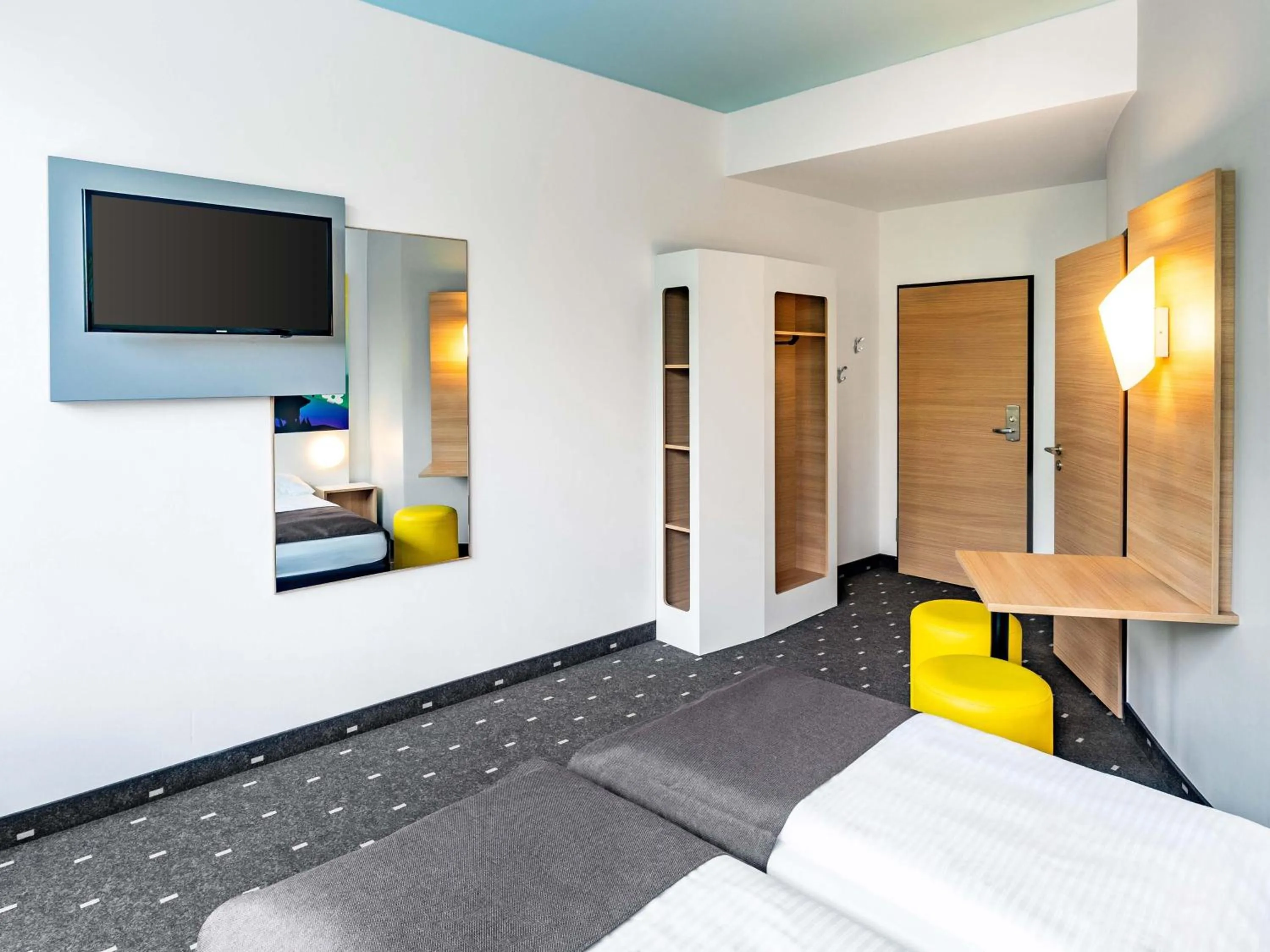 Photo of the whole room, Bed in B&B Hotel Göttingen-City