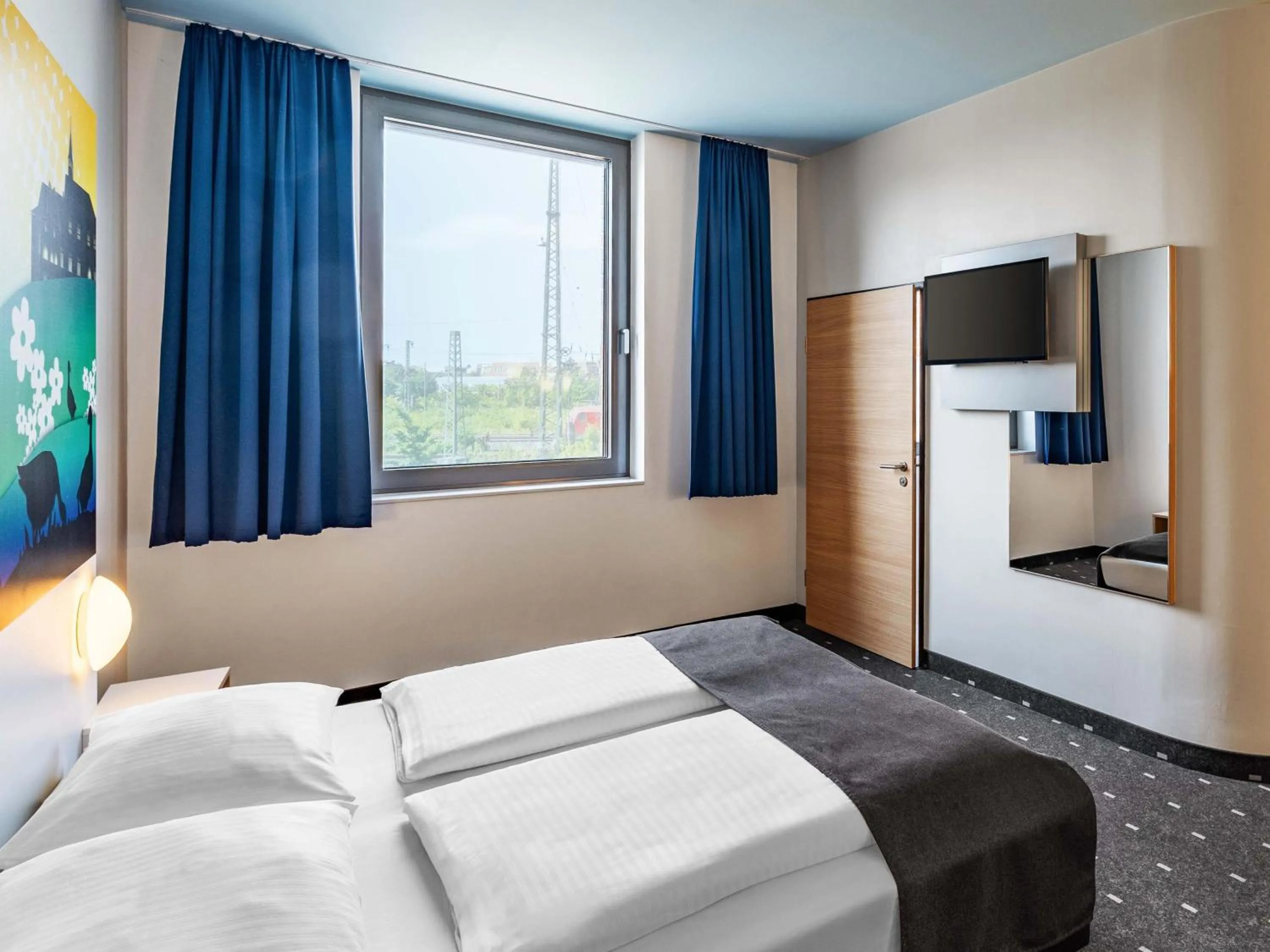 Photo of the whole room, Bed in B&B Hotel Göttingen-City