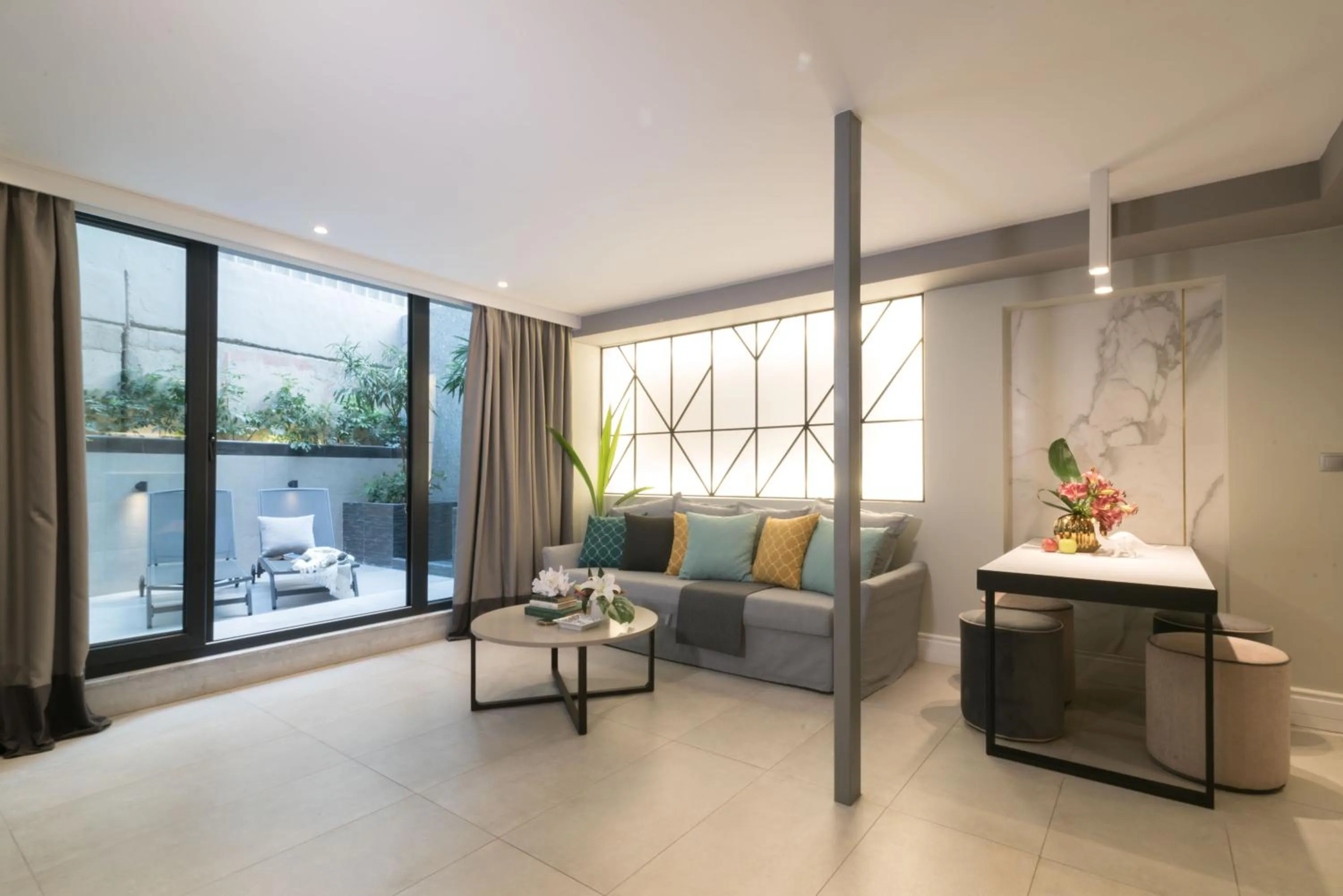 Photo of the whole room in 47 Luxury Suites