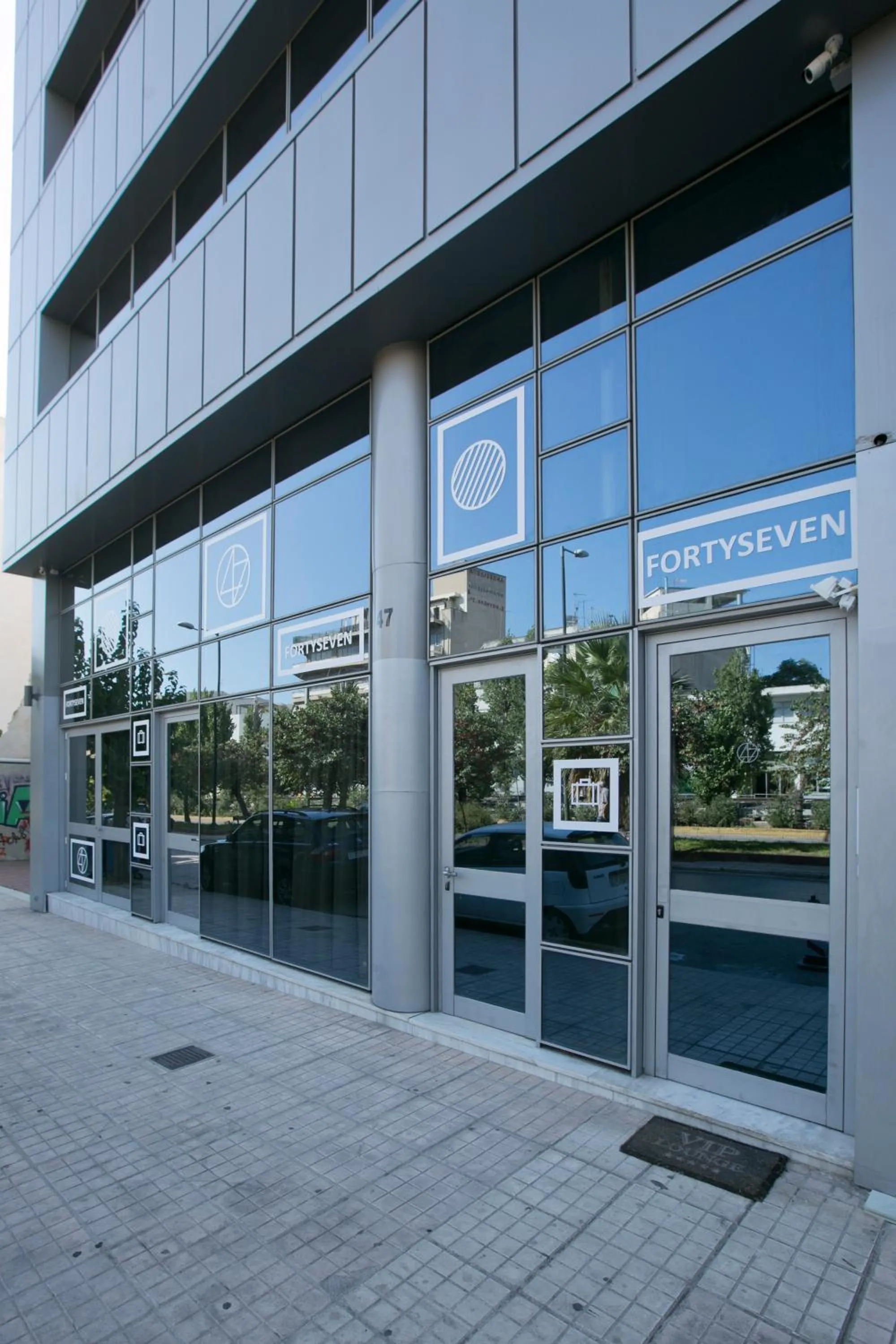 Property building in 47 Luxury Suites