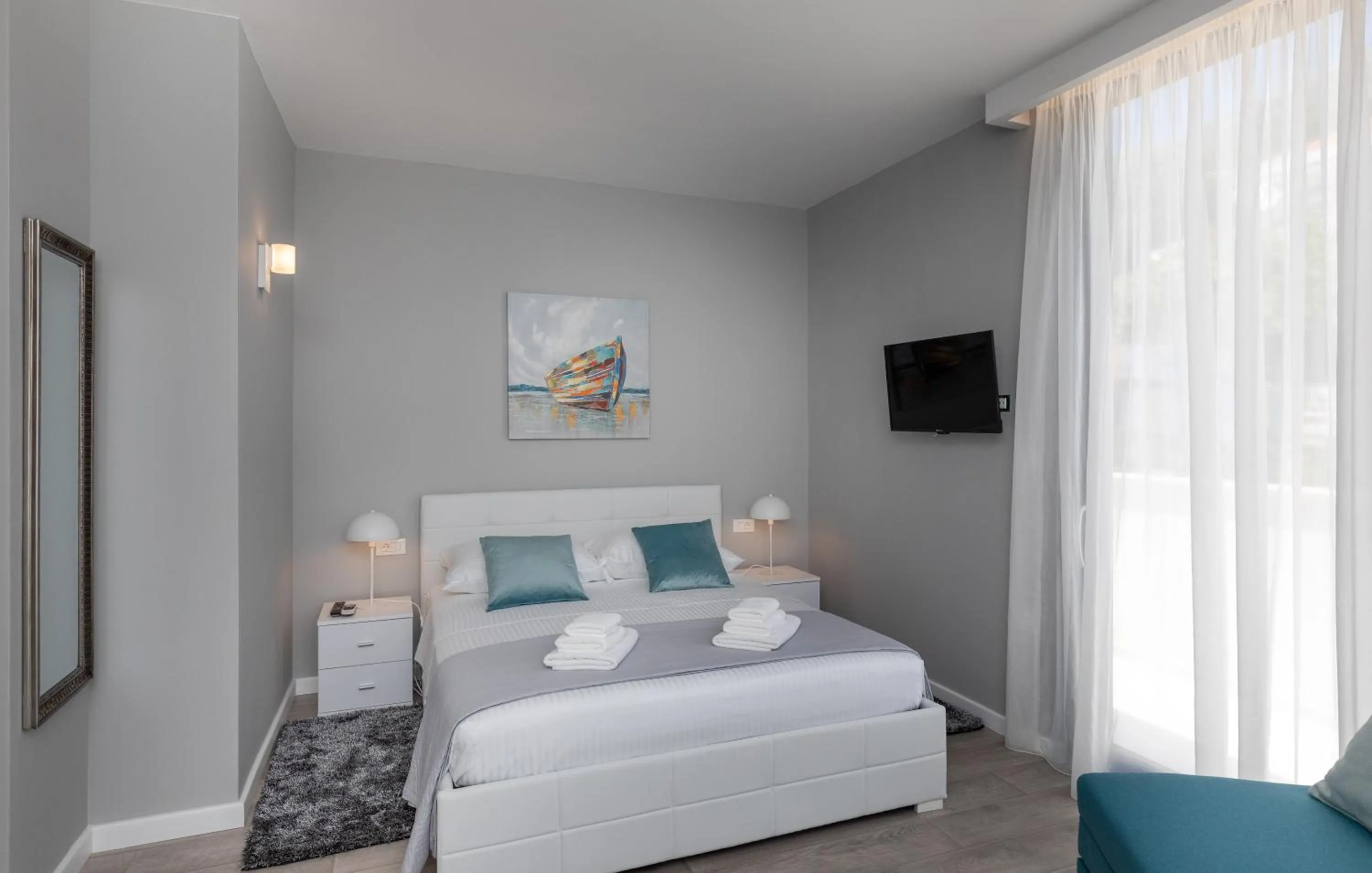 Bedroom, Bed in Apartments ZoomZoom