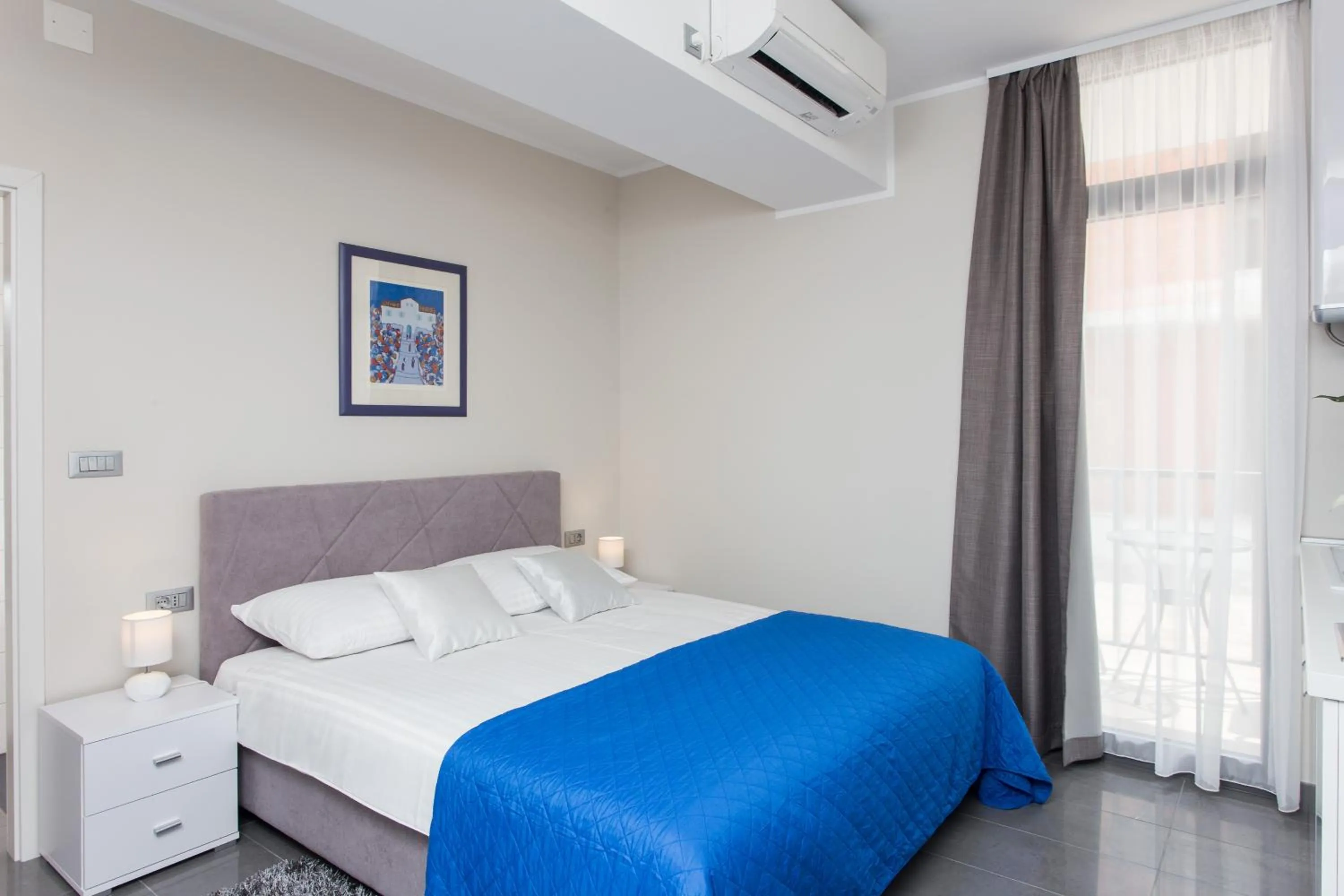 Bedroom, Bed in Apartments ZoomZoom