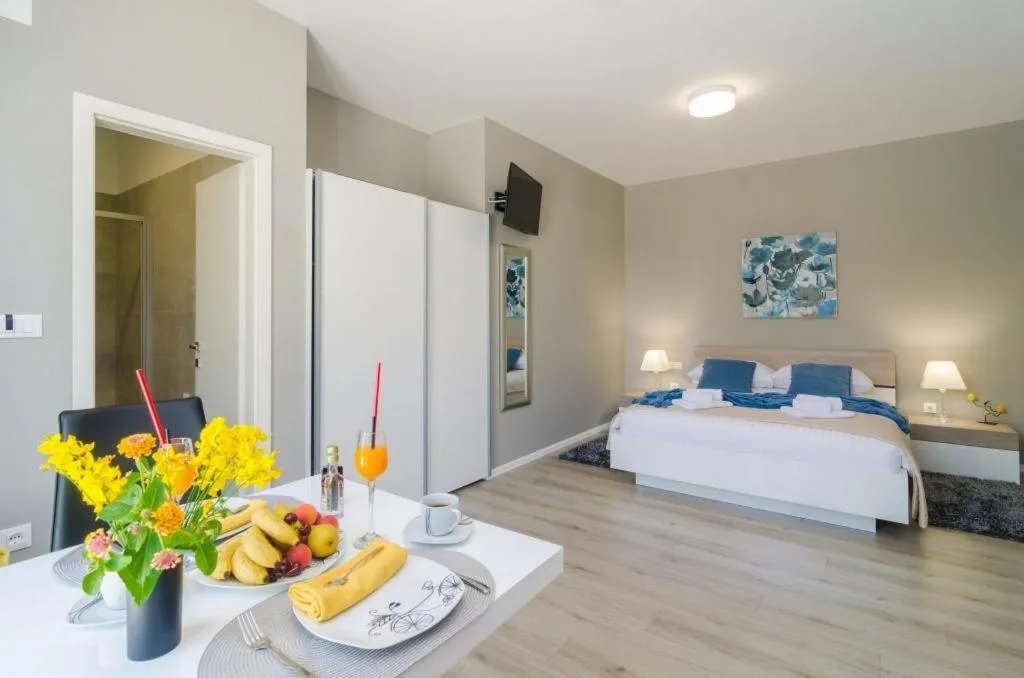 Bed in Apartments ZoomZoom