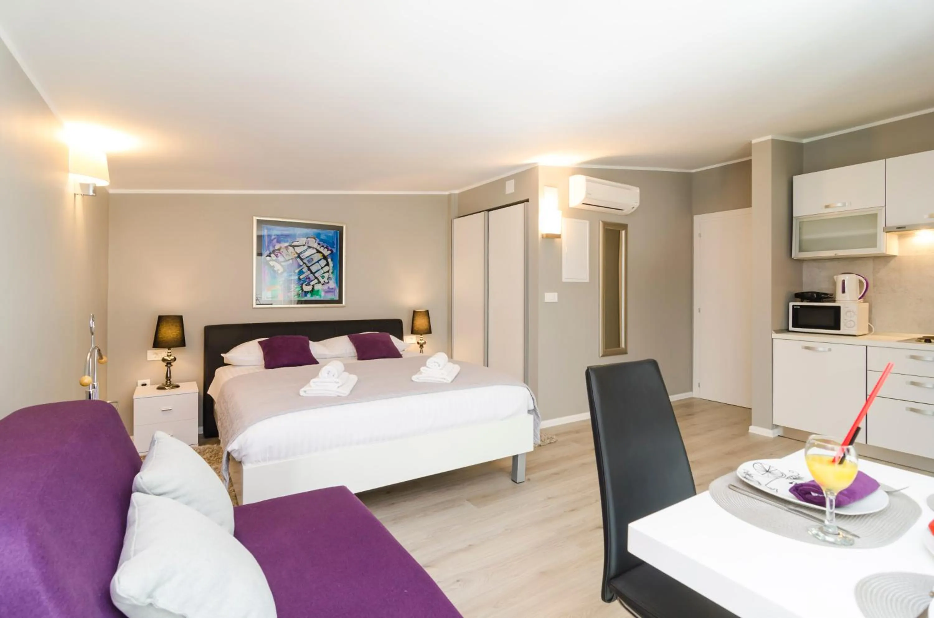 Photo of the whole room, Bed in Apartments ZoomZoom