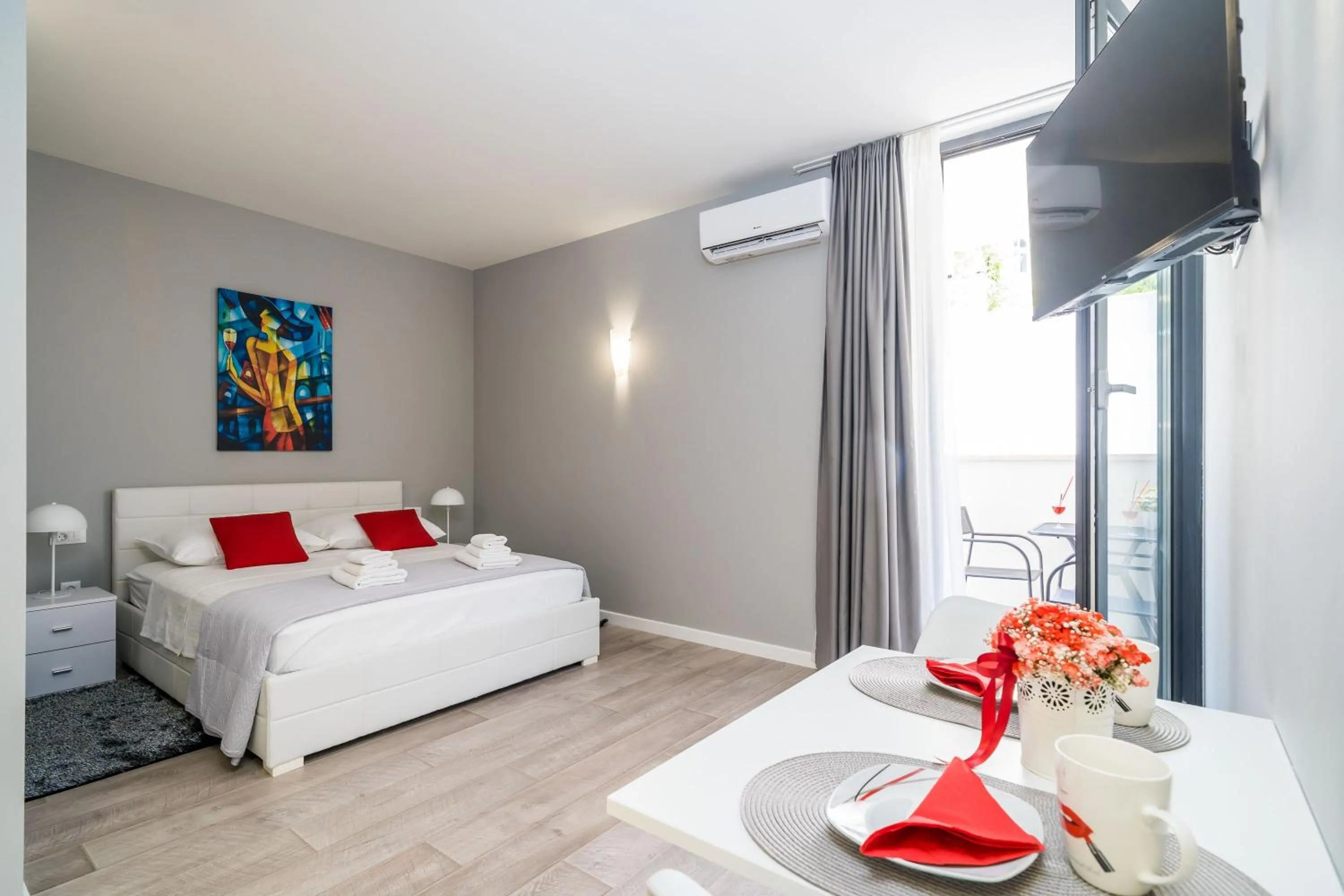 Bedroom, Bed in Apartments ZoomZoom