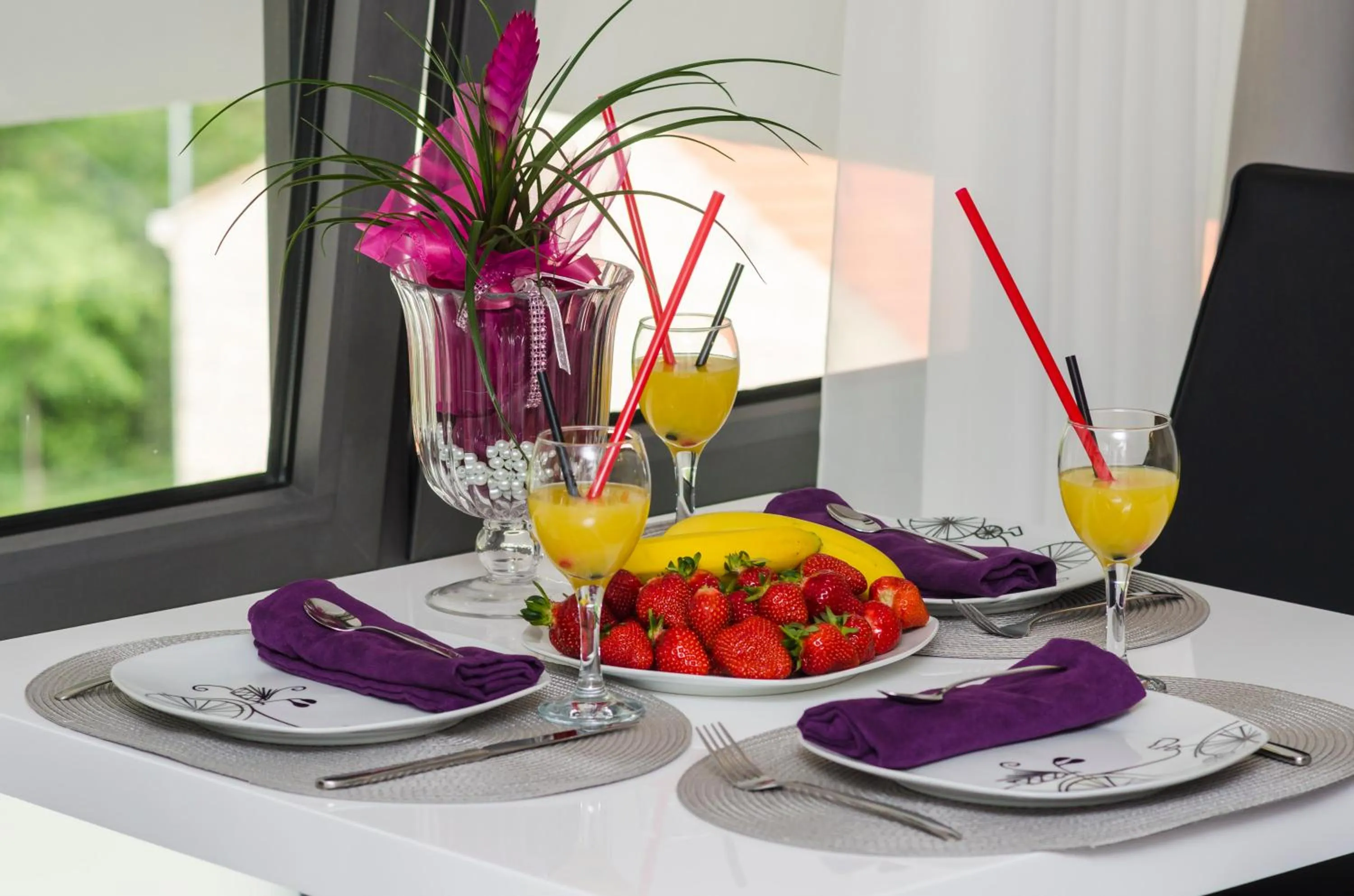 Dining area in Apartments ZoomZoom