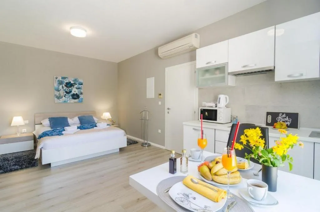 Bed in Apartments ZoomZoom