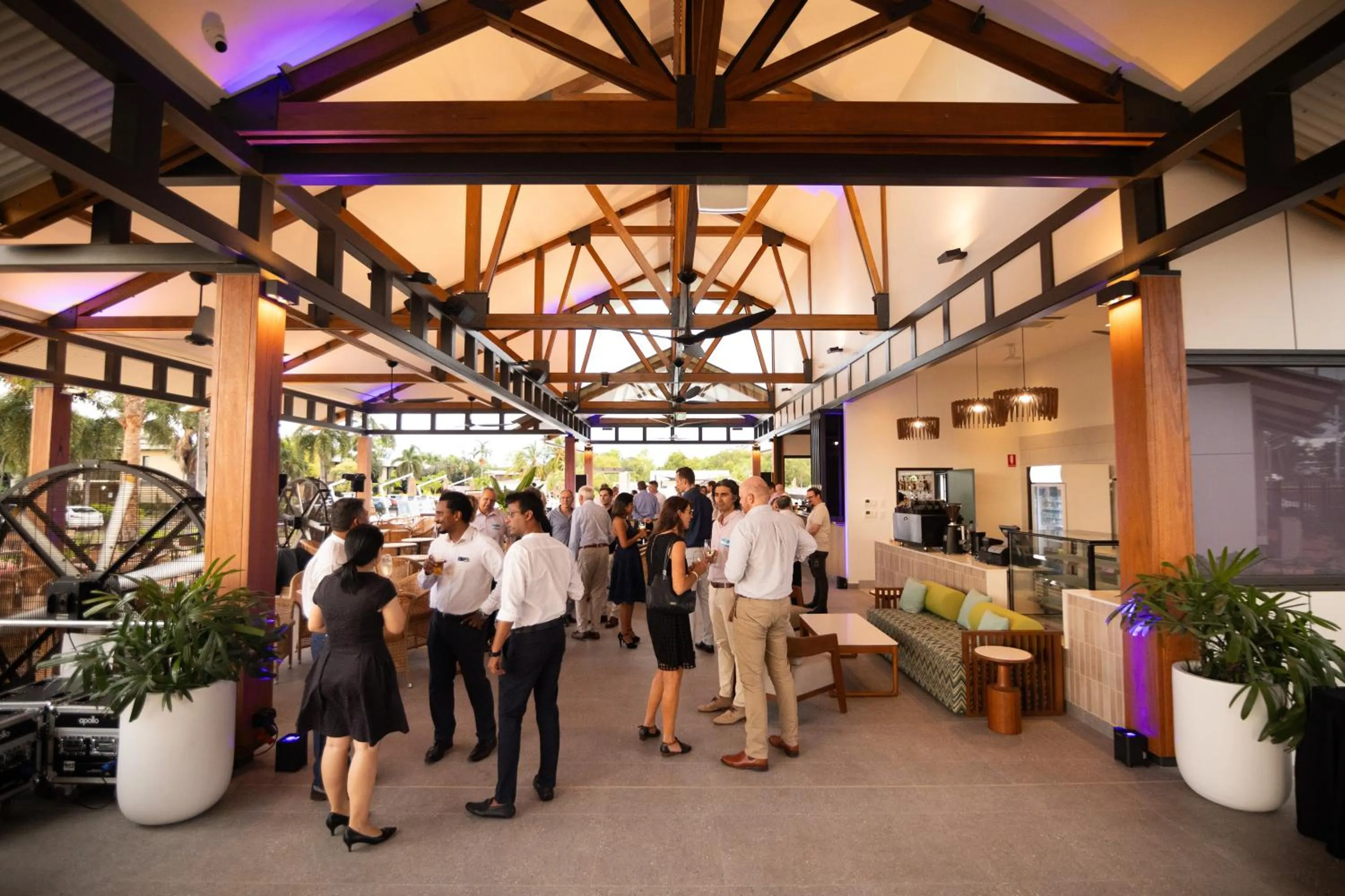 Restaurant/places to eat in Novotel Darwin Airport