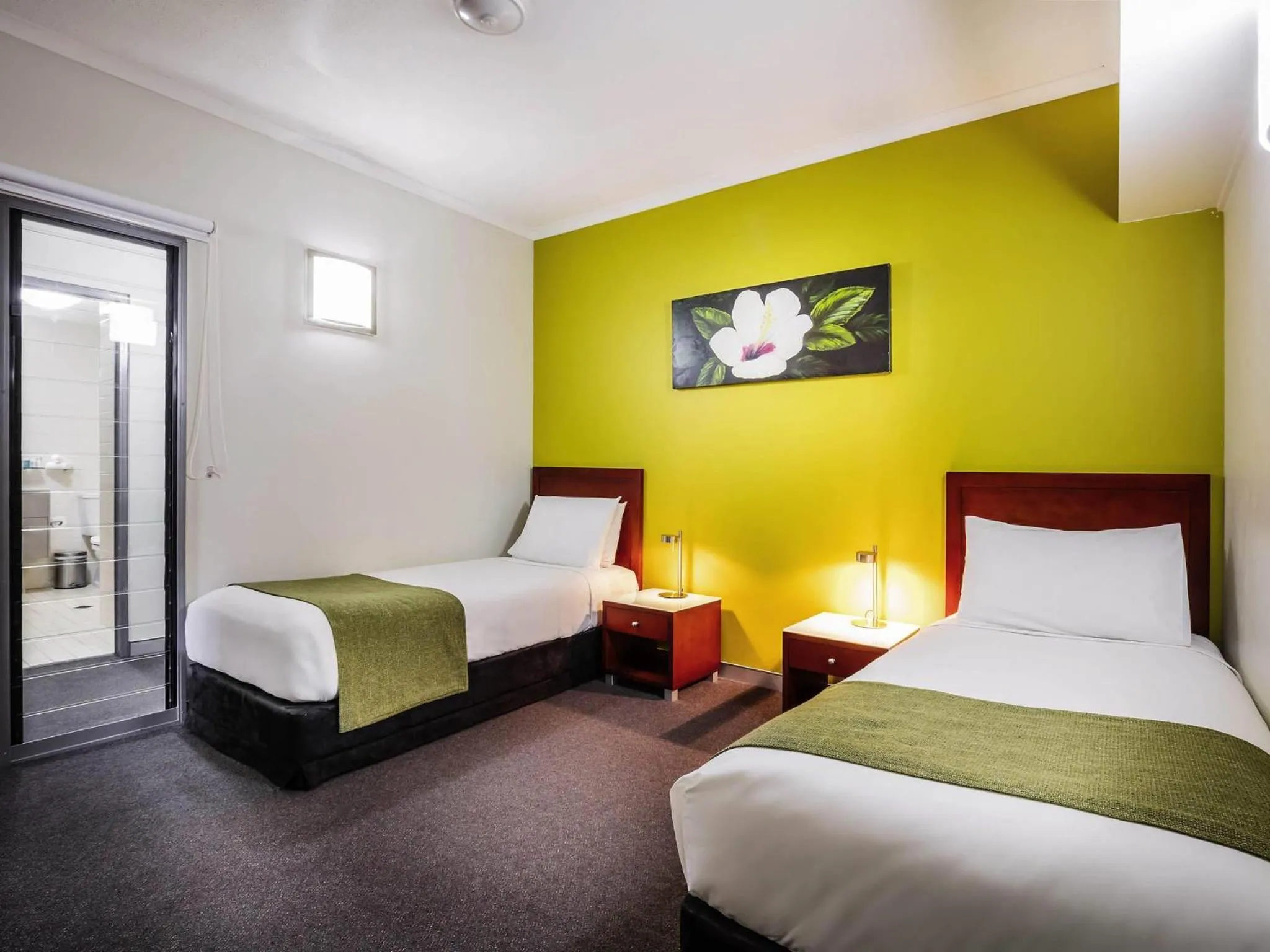 Bedroom, Bed in Novotel Darwin Airport