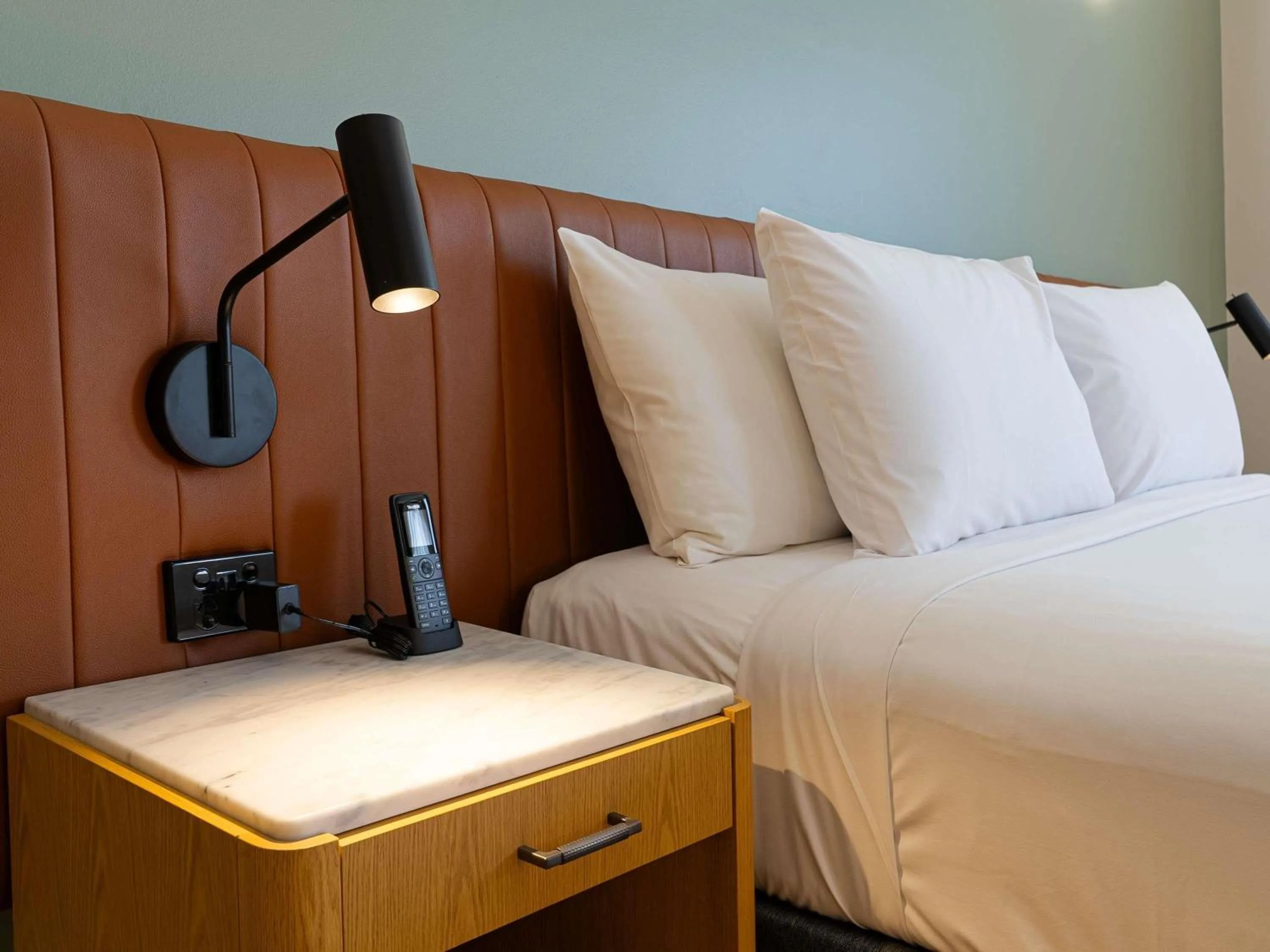 Bedroom, Bed in Novotel Darwin Airport